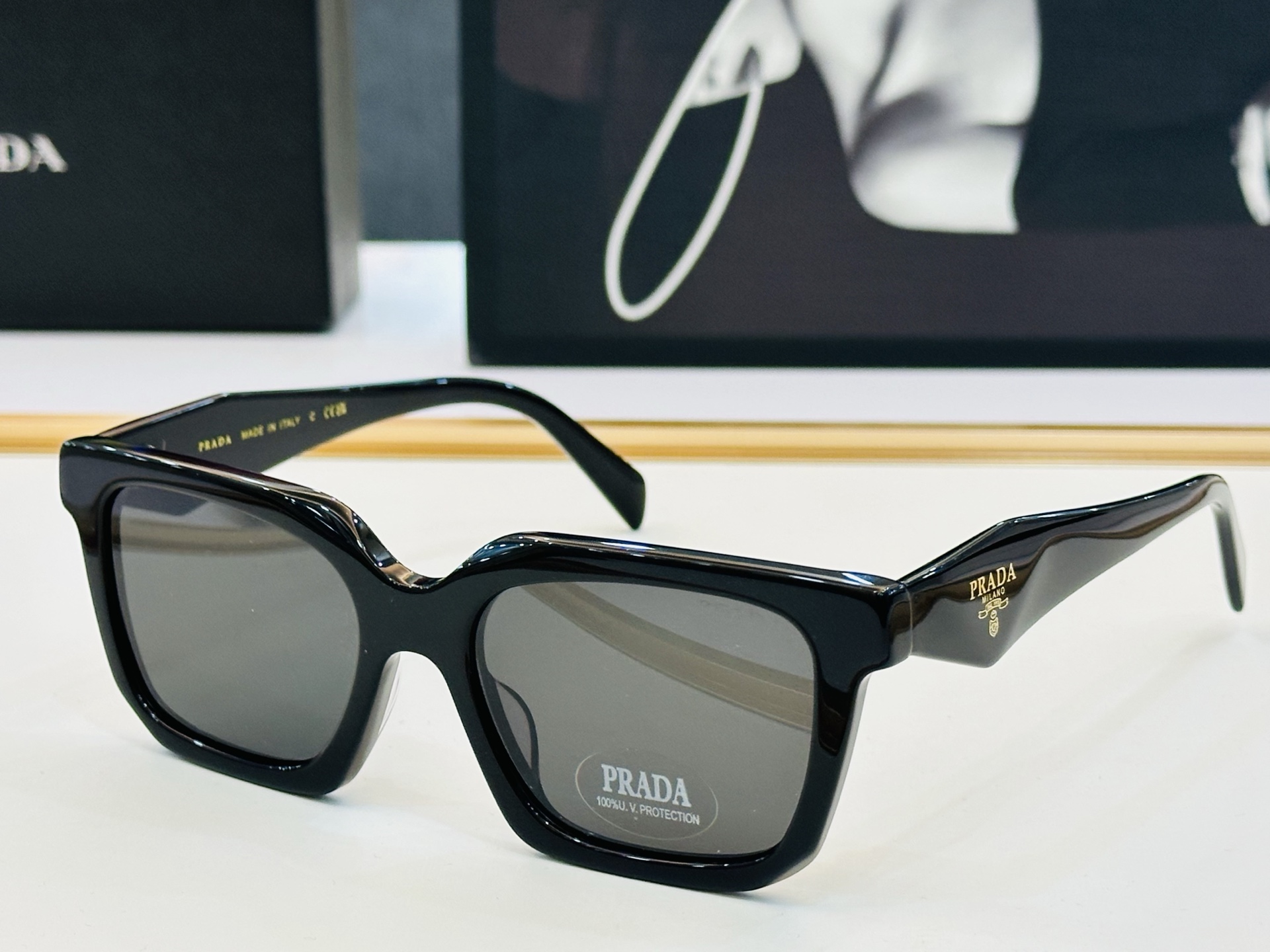 🔺PRAD*🔻普家 PR1754 Size：54口19-145   眼镜系列堪称精湛制作 彰显独特个 b