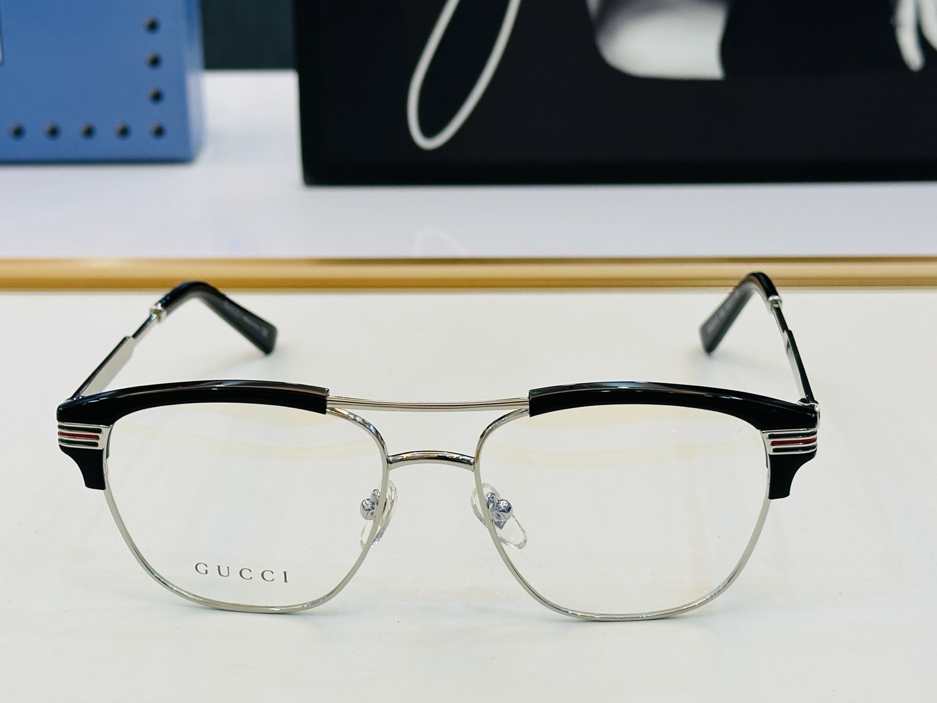 GUCC* 古家 GG0243O 🐝🐝系列 Size：54口17-145   🍁🍁B超绝品质 配光架。 