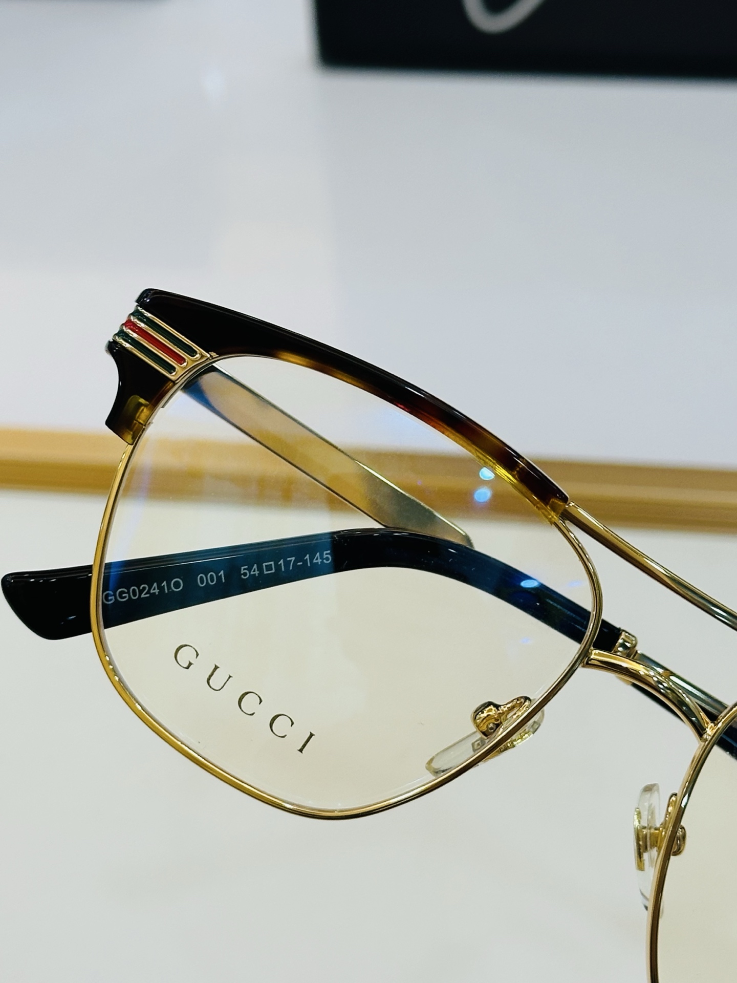 GUCC* 古家 GG0243O 🐝🐝系列 Size：54口17-145   🍁🍁B超绝品质 配光架。 