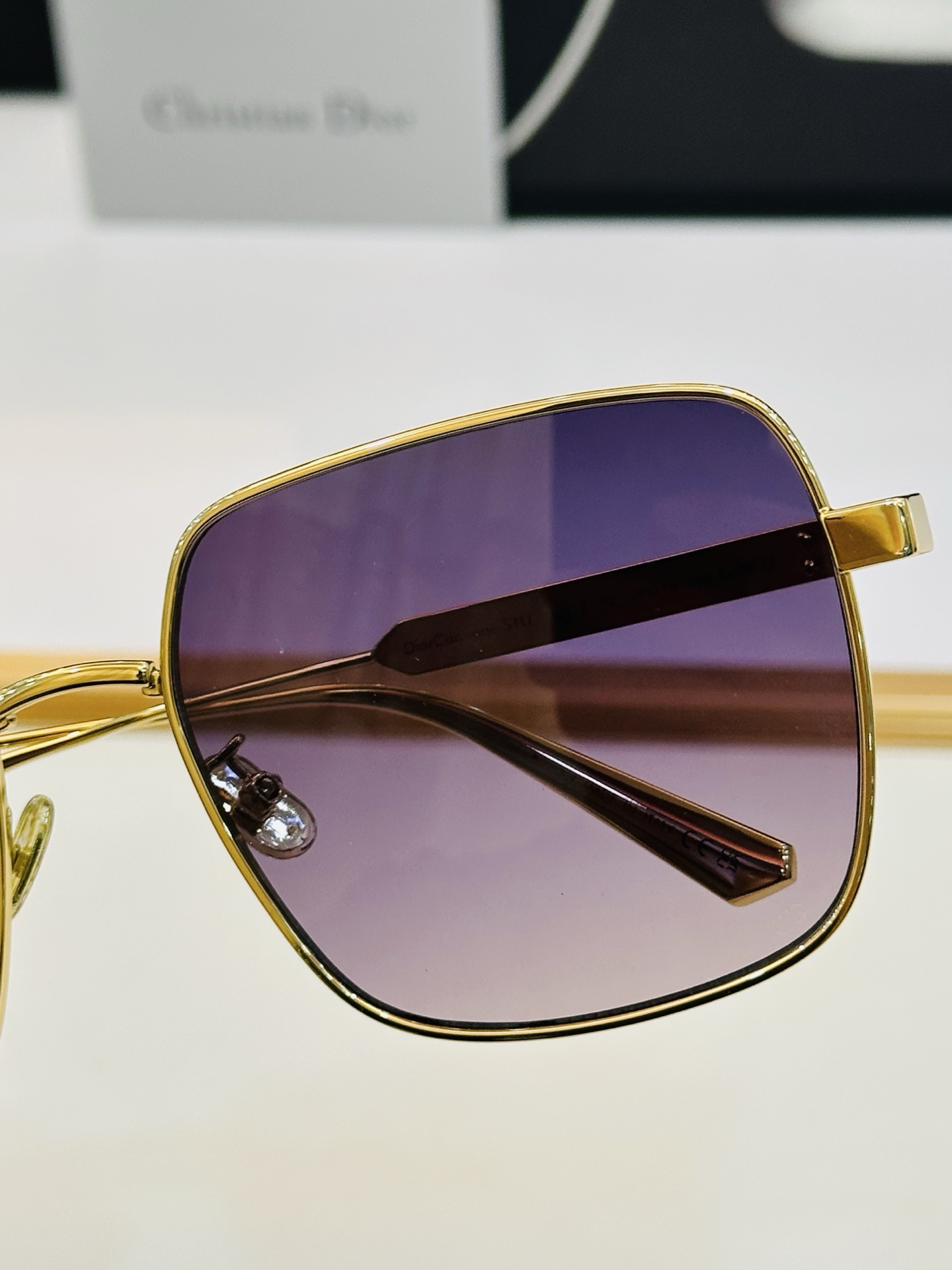 🔻🔻🔻DIO* CDICon S1U 迪家 Size：59口18-140 😎🔆。。搭配镜腿精致配饰 B官