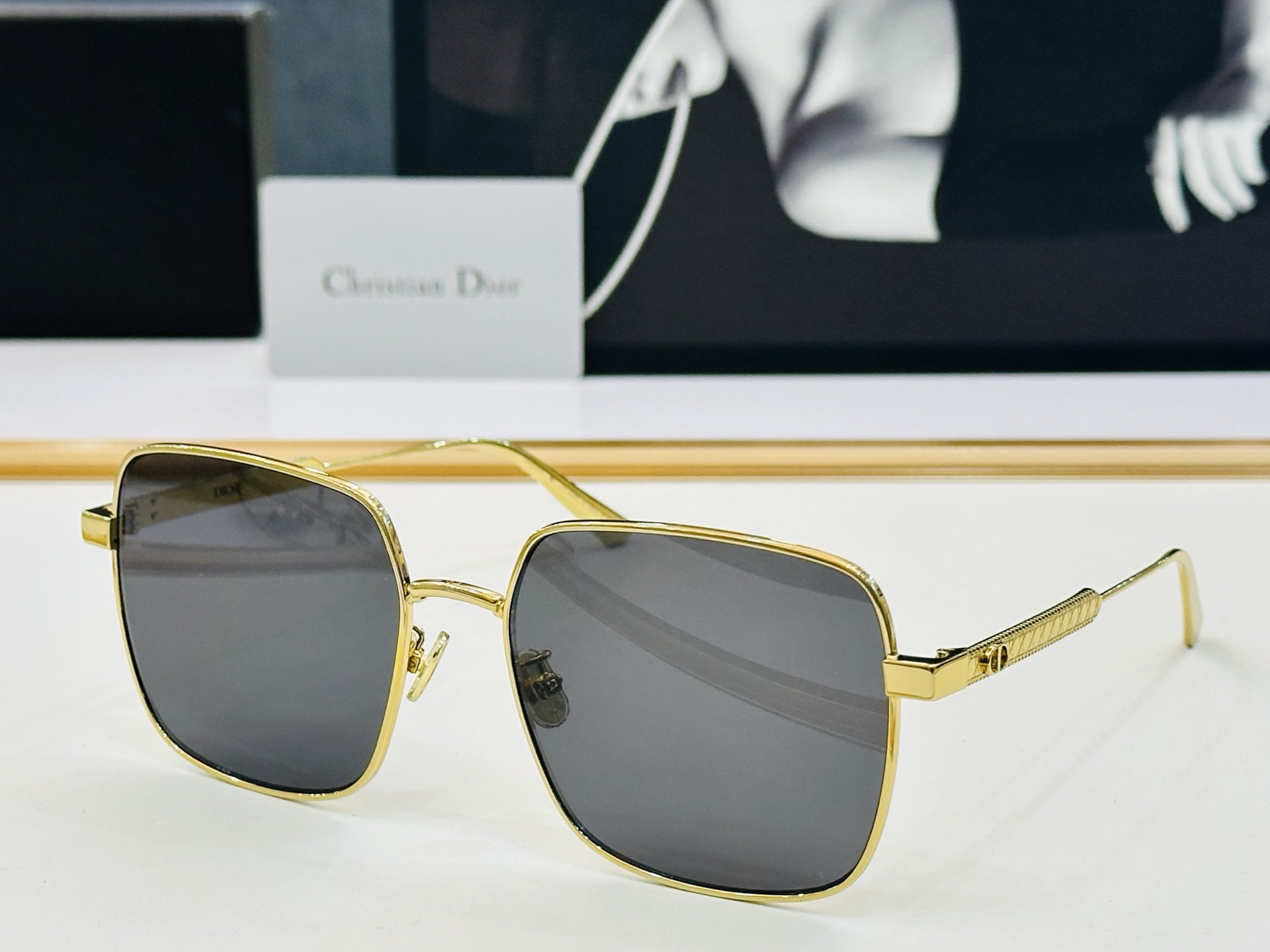 🔻🔻🔻DIO* CDICon S1U 迪家 Size：59口18-140 😎🔆。。搭配镜腿精致配饰 B官