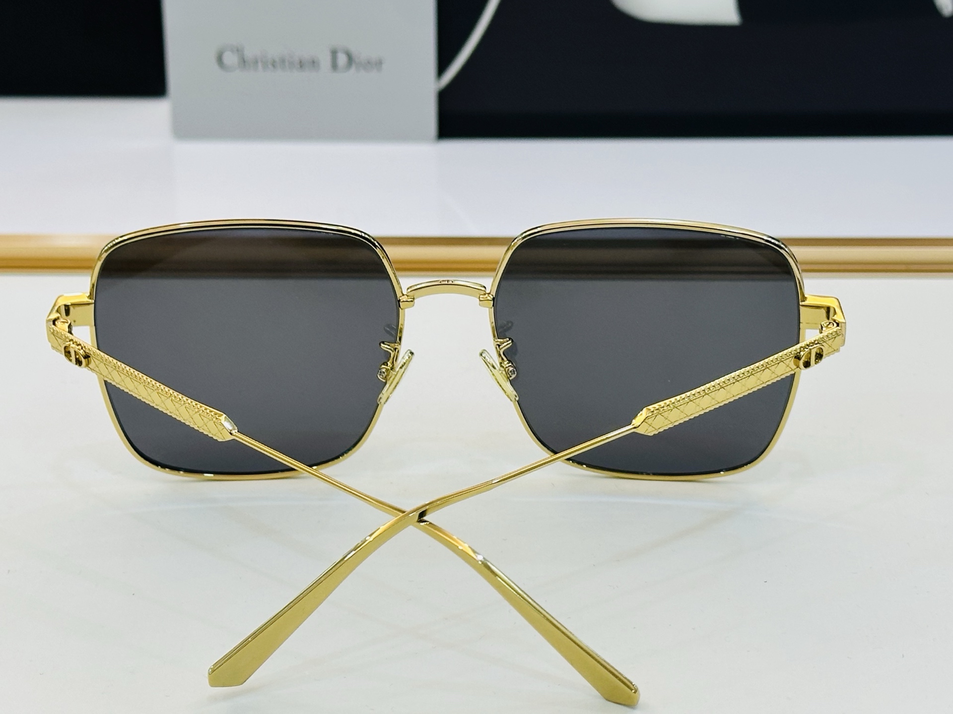 🔻🔻🔻DIO* CDICon S1U 迪家 Size：59口18-140 😎🔆。。搭配镜腿精致配饰 B官