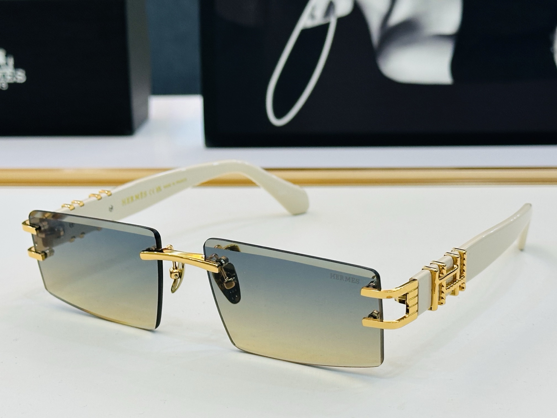 玫瑰爱马仕  网红款 9708  Size：59口17-143 👏🎉超级经典 高品质墨镜🎈色色 b倍戴豪