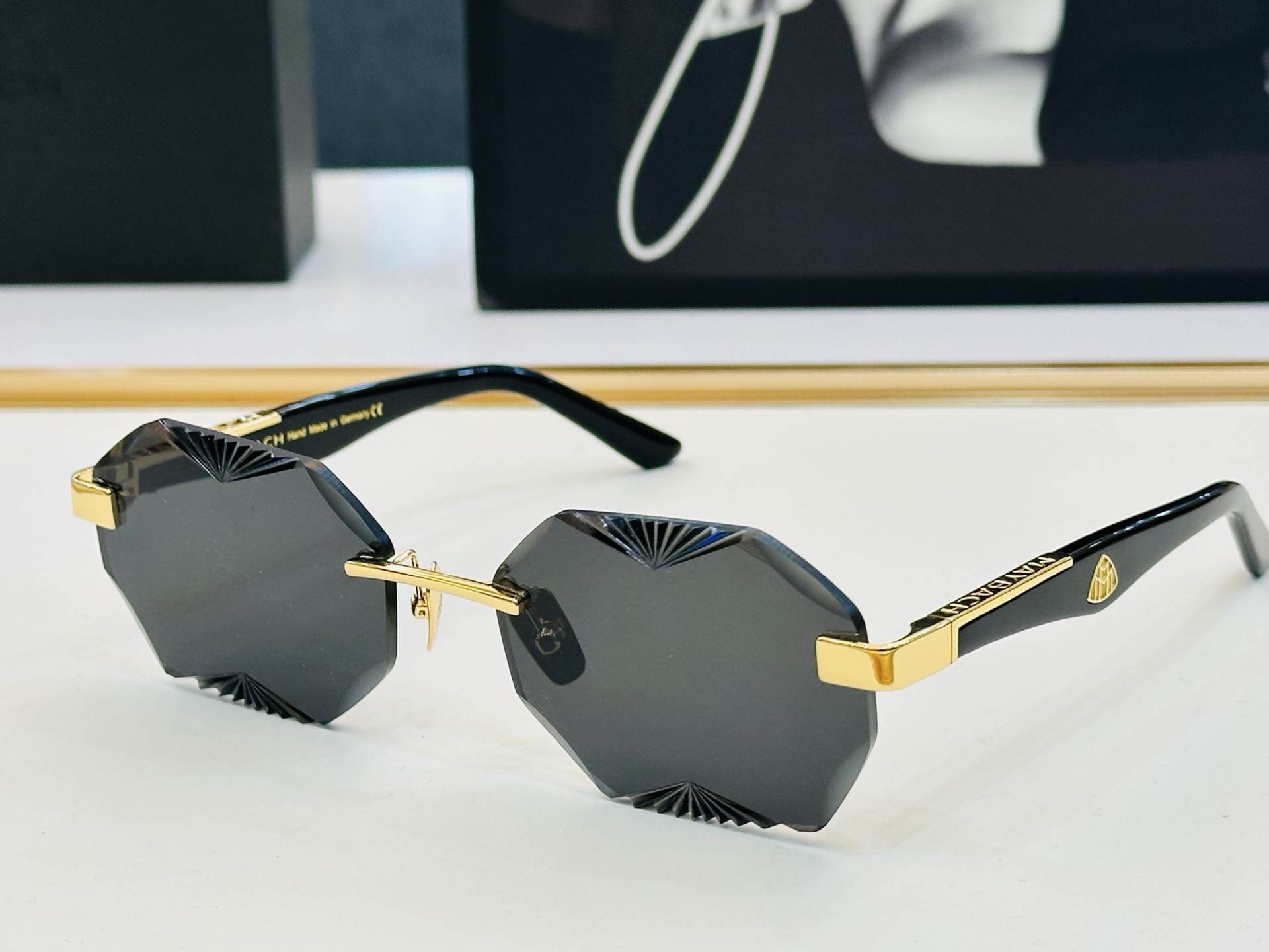 高品质 迈巴赫 🎉🎉做工精美💕💕MAYBAC*H Z25 Size：57口19-140  质感十足 CC