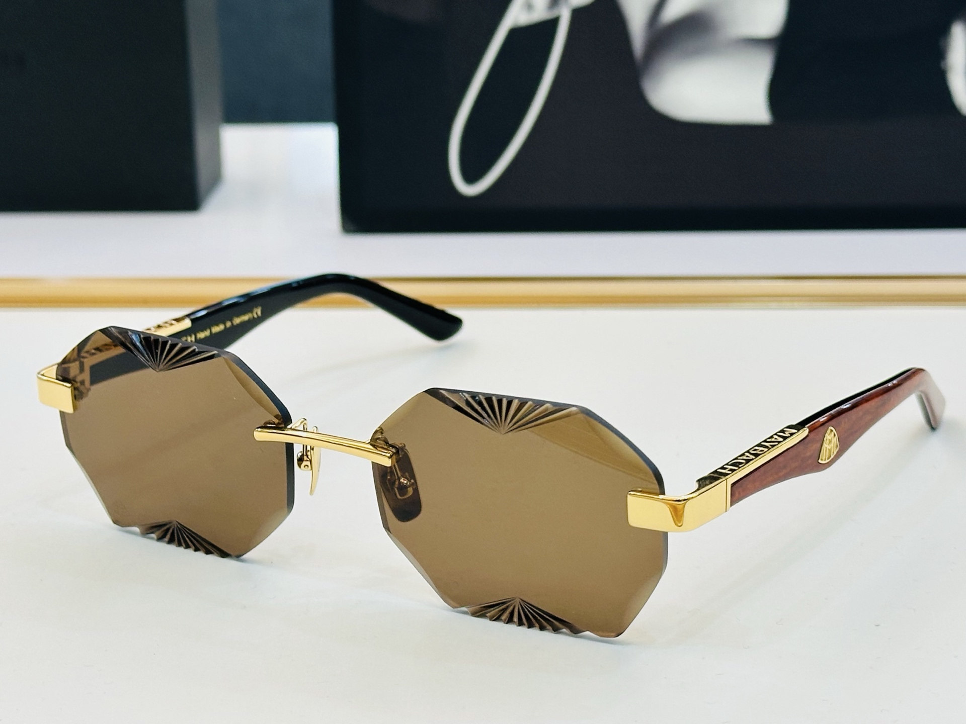 高品质 迈巴赫 🎉🎉做工精美💕💕MAYBAC*H Z25 Size：57口19-140  质感十足 CC