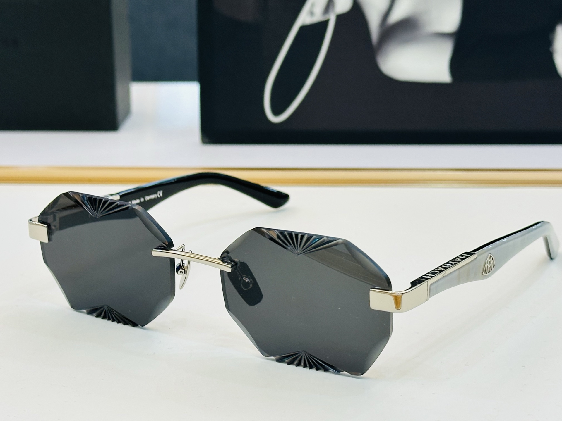 高品质 迈巴赫 🎉🎉做工精美💕💕MAYBAC*H Z25 Size：57口19-140  质感十足 CC