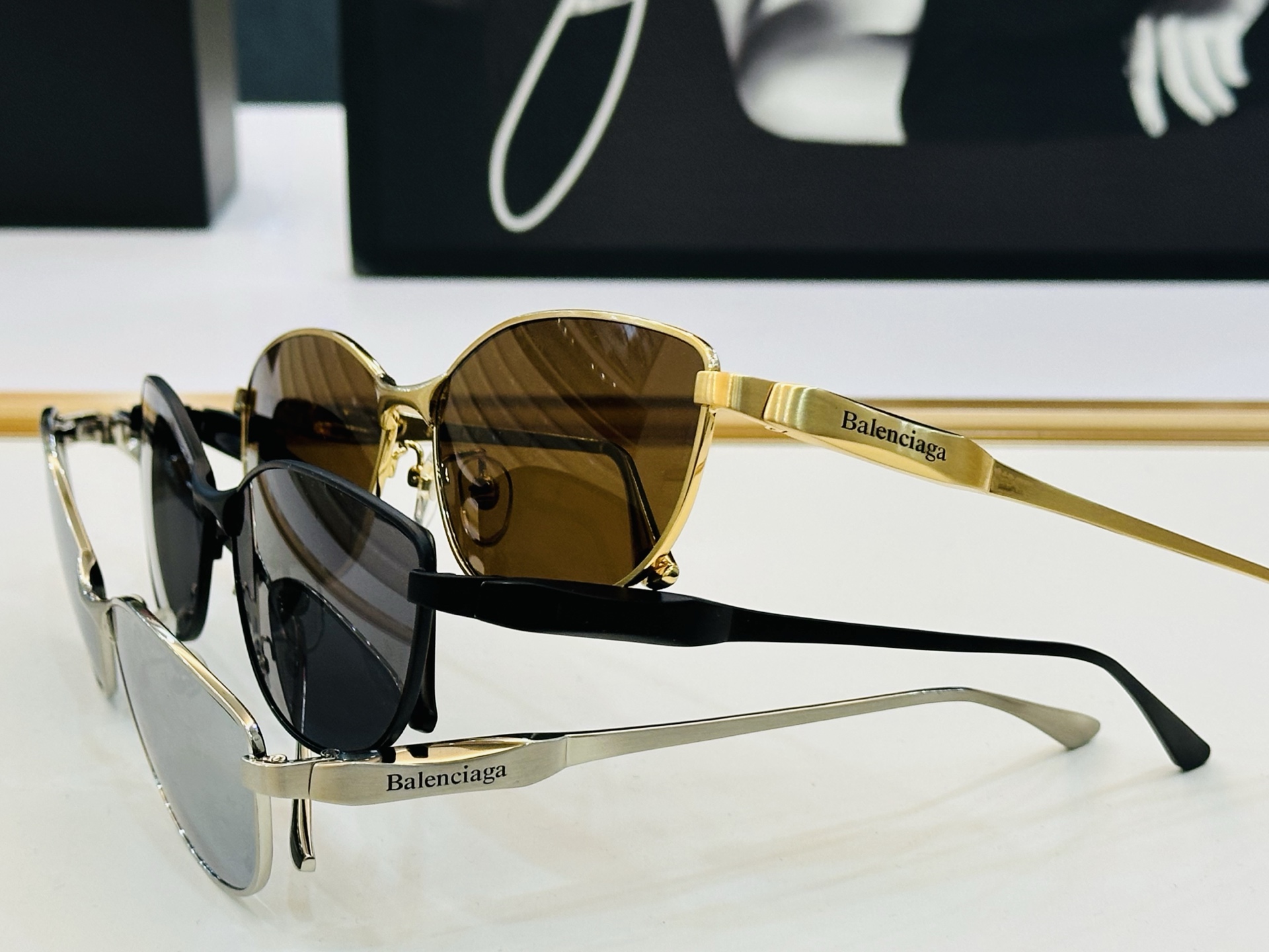 BALENCIAGA巴黎世家 BB0357S SIZE：62口15-145 最新 版型很特别的设计 1 