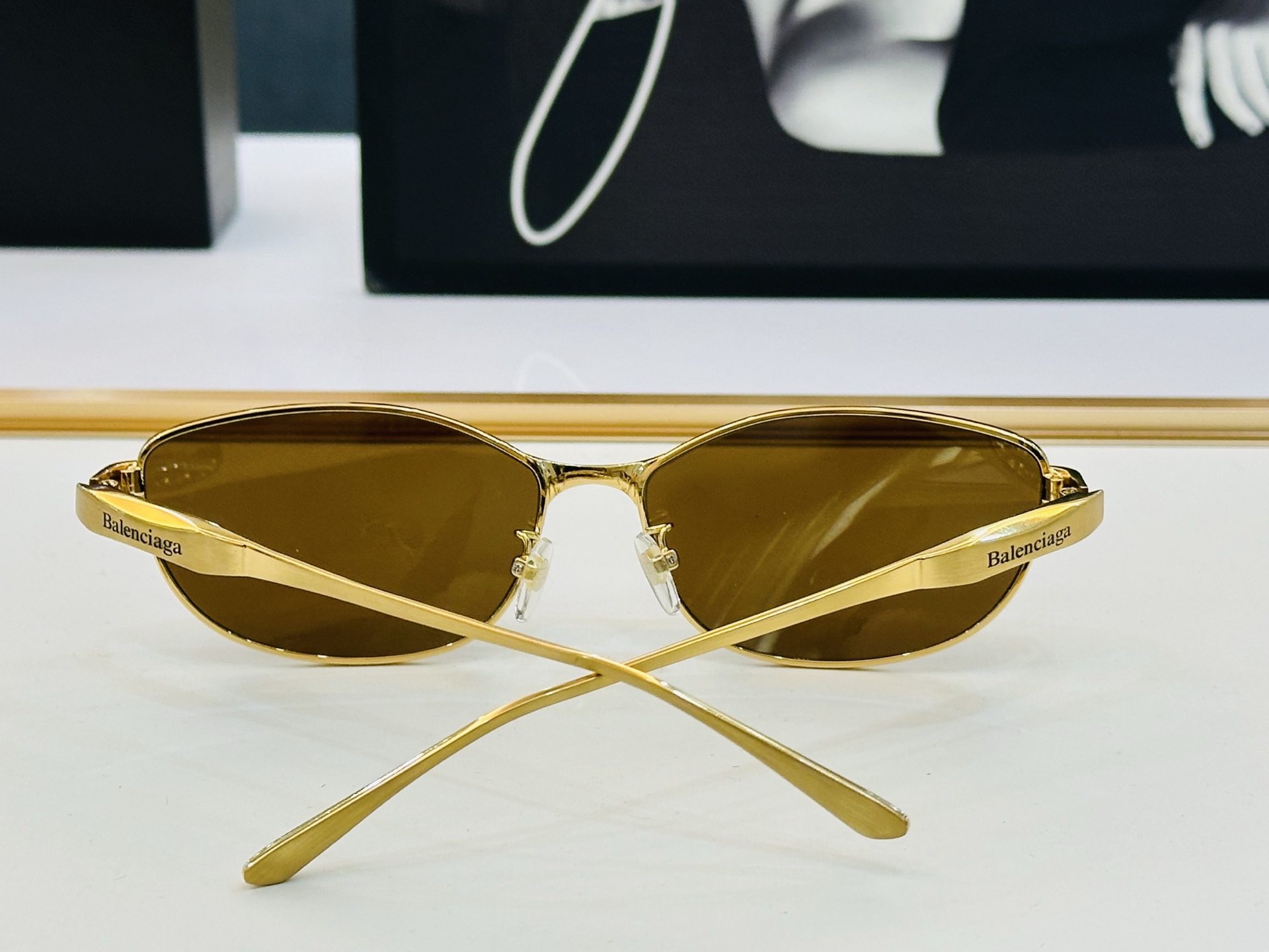 BALENCIAGA巴黎世家 BB0357S SIZE：62口15-145 最新 版型很特别的设计 1 