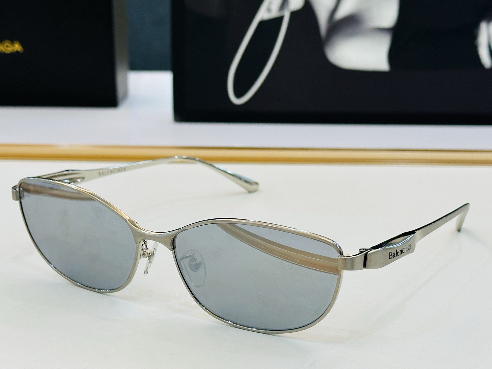 BALENCIAGA巴黎世家 BB0357S SIZE：62口15-145 最新 版型很特别的设计 1 