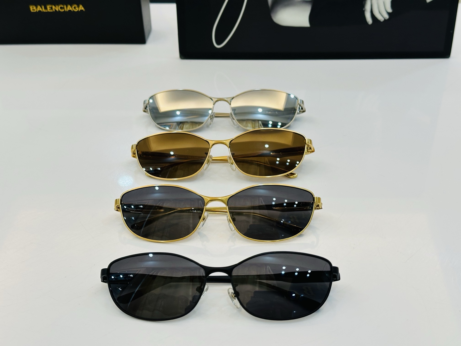 BALENCIAGA巴黎世家 BB0357S SIZE：62口15-145 最新 版型很特别的设计 1 