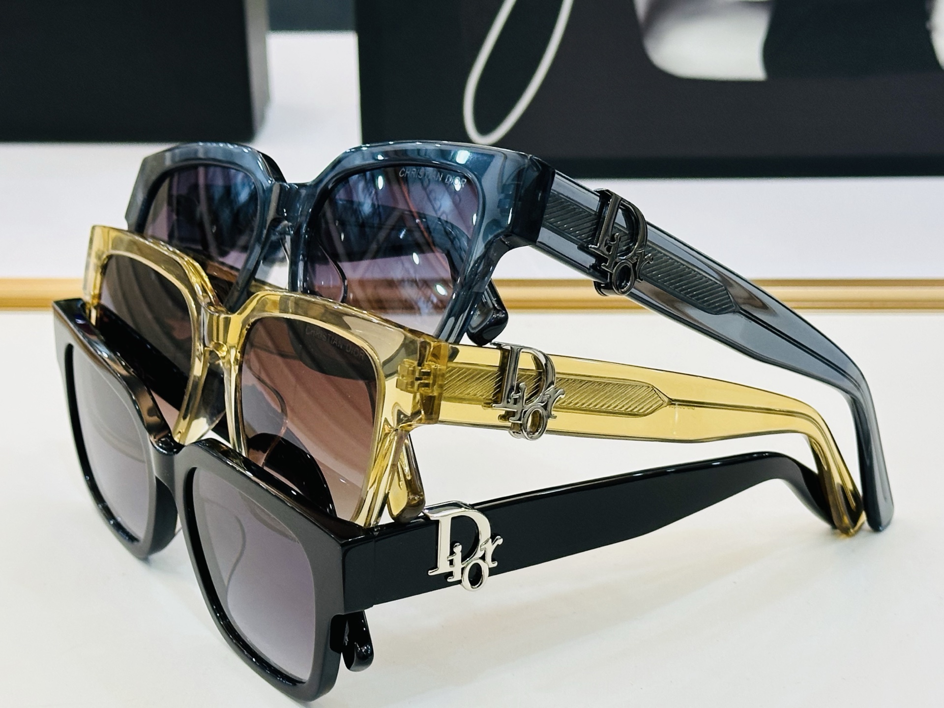 🔻🔻🔻DIO* CDICon S1I 迪家 Size：53口19-145 😎🔆。。搭配镜腿精致配饰 J官