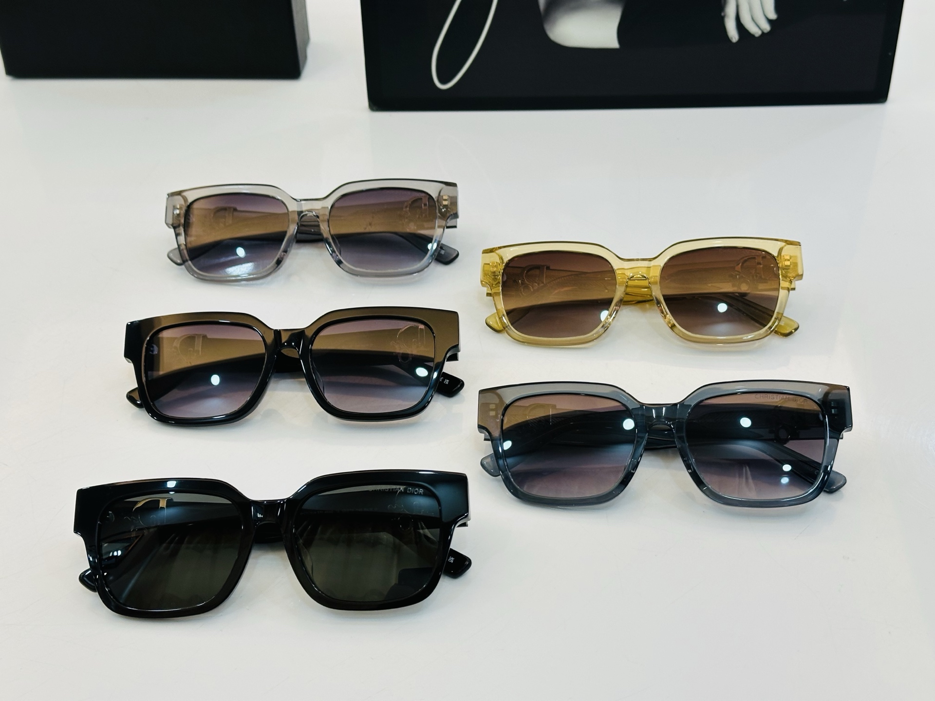 🔻🔻🔻DIO* CDICon S1I 迪家 Size：53口19-145 😎🔆。。搭配镜腿精致配饰 J官