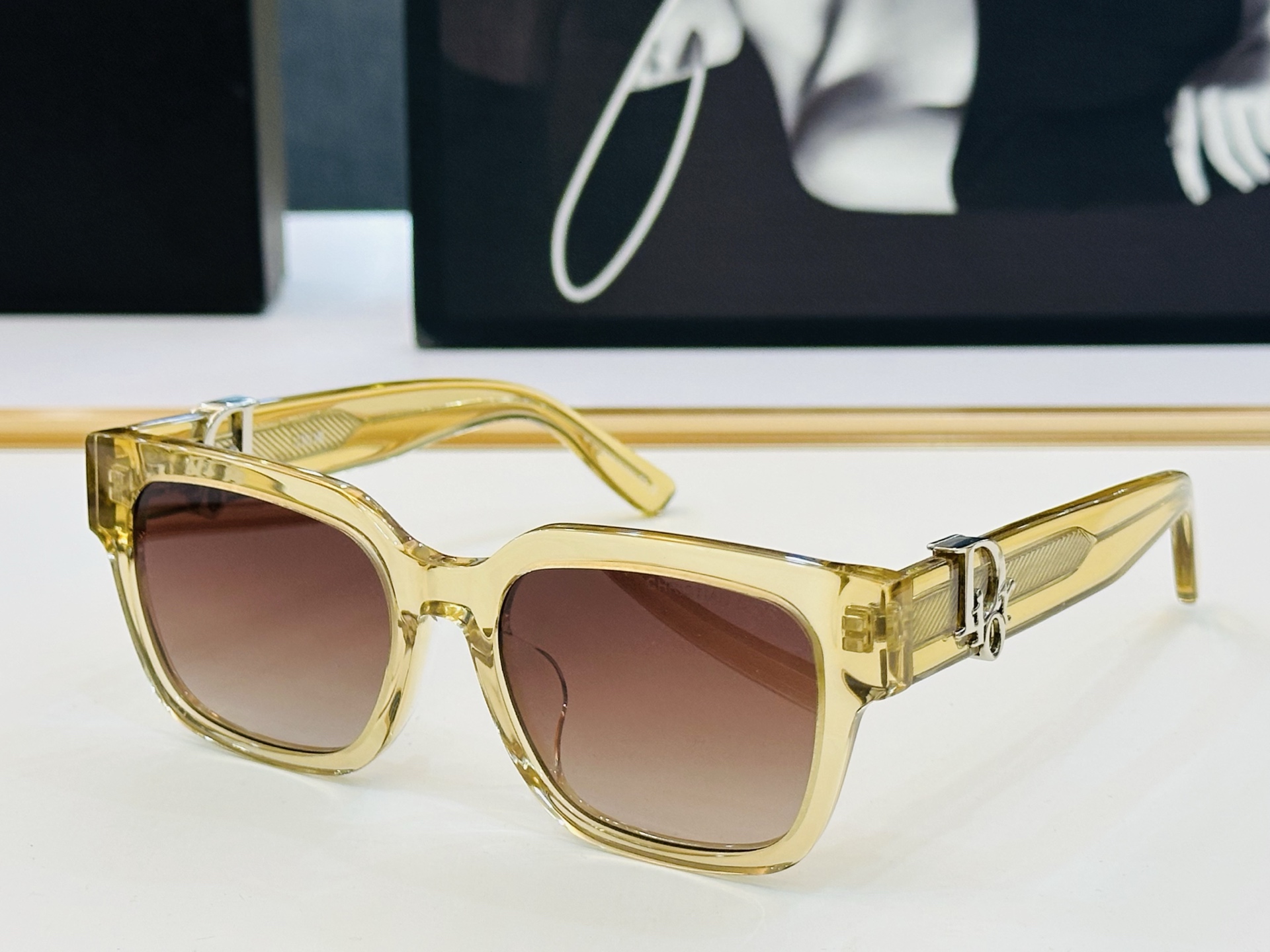 🔻🔻🔻DIO* CDICon S1I 迪家 Size：53口19-145 😎🔆。。搭配镜腿精致配饰 J官