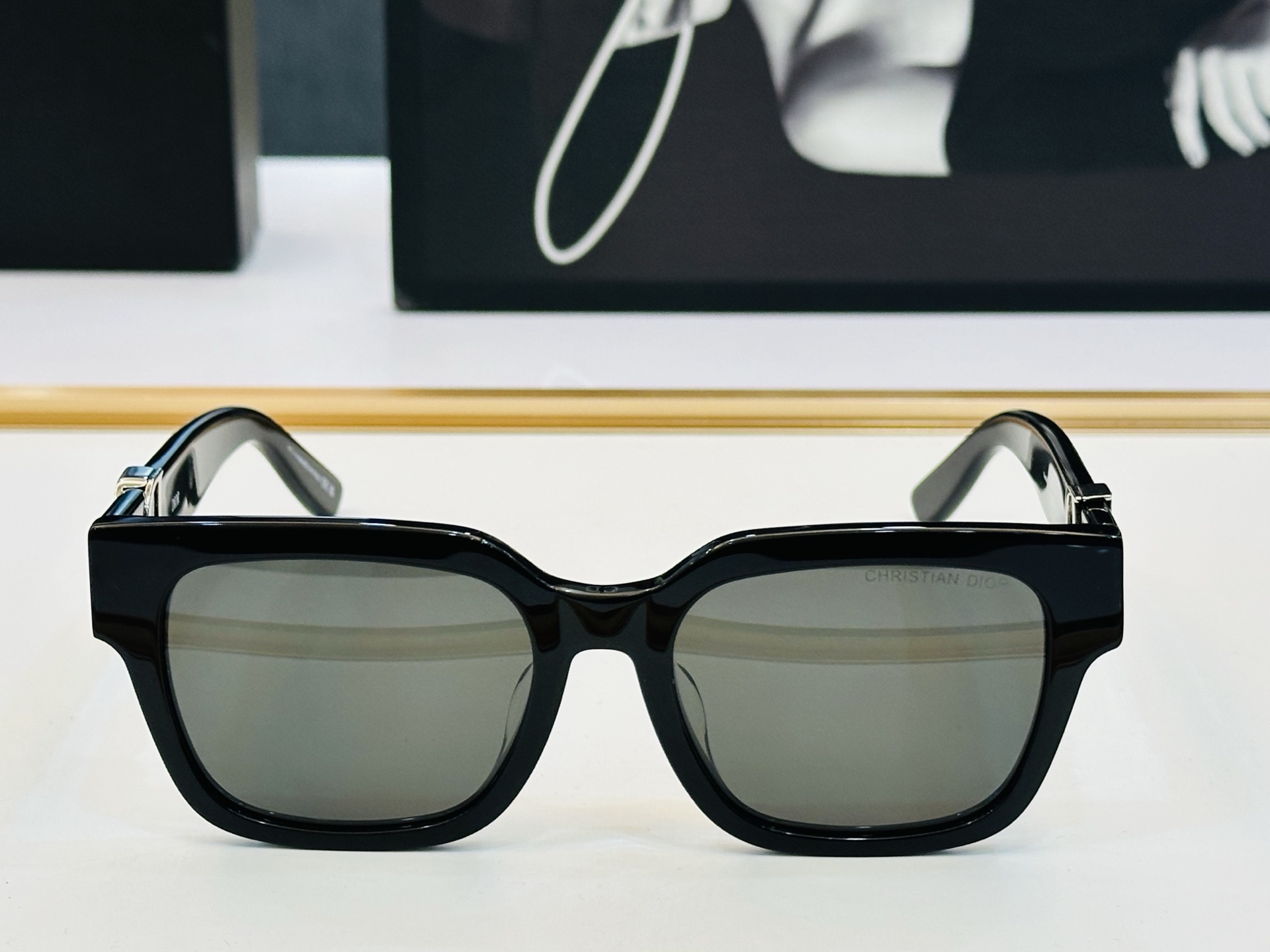 🔻🔻🔻DIO* CDICon S1I 迪家 Size：53口19-145 😎🔆。。搭配镜腿精致配饰 J官