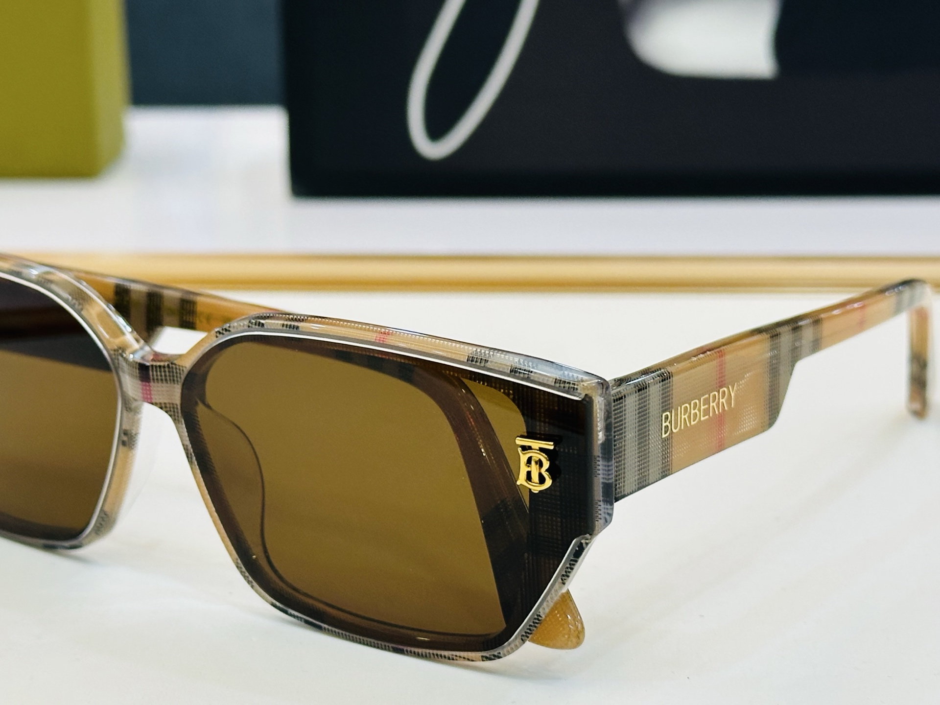 新款 BURBERR*🔻巴家 BE2396 百搭镜架Size：64口12-145  高品质 到货 🌲🌲🌲