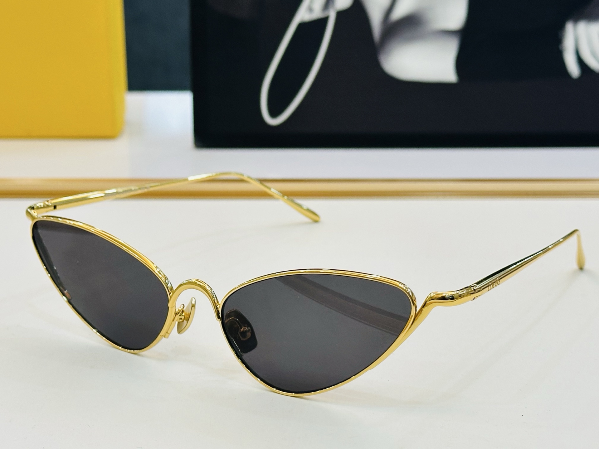 NO:369497,Luo Yiwei LW40179U Size59 18-140 More beautiful in physical products and is available in stock!  All details are shot and displayed. We have not many spots. Smile] Glasses, sunglasses, glasses, loewe19860909罗意威 LW40179U Size59口18-140 实物更美 现货发售！细节全部实拍展示 wen现货不多 微笑] 眼镜墨镜太阳镜,眼镜,loewe,glasses