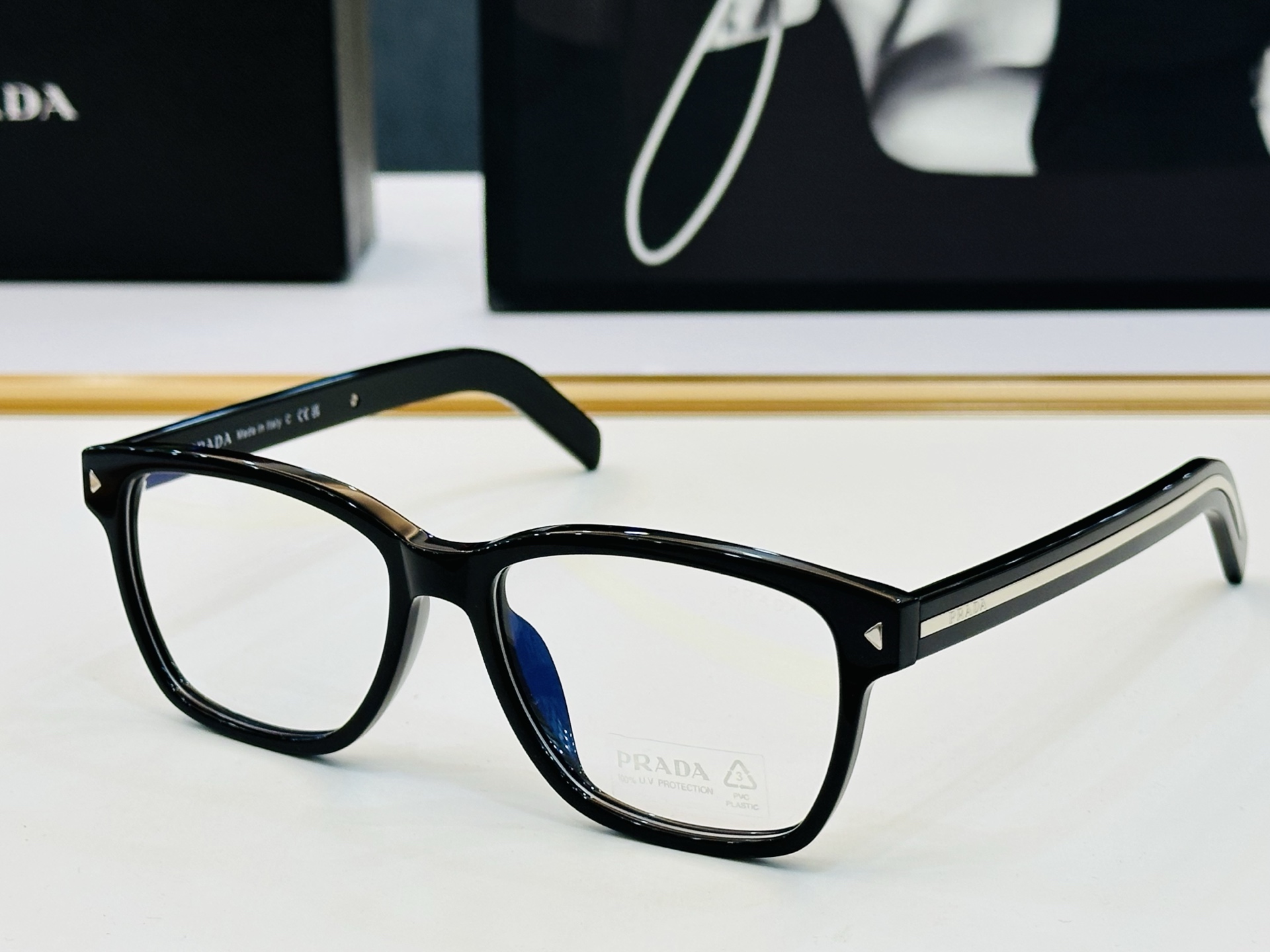 🔺PRAD*🔻普家 VPR B10V Size：54口18-150 眼镜系列堪称精湛制作 彰显独特个性 