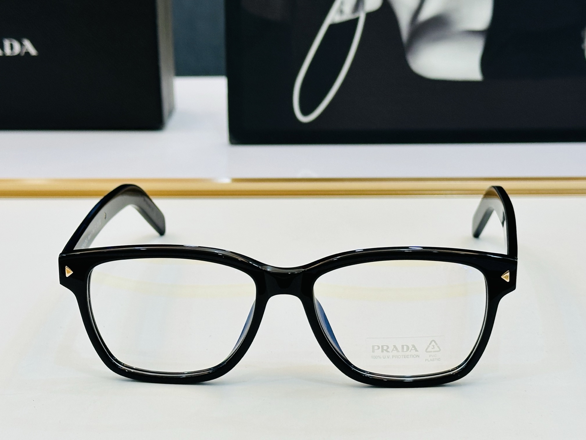 🔺PRAD*🔻普家 VPR B10V Size：54口18-150 眼镜系列堪称精湛制作 彰显独特个性 