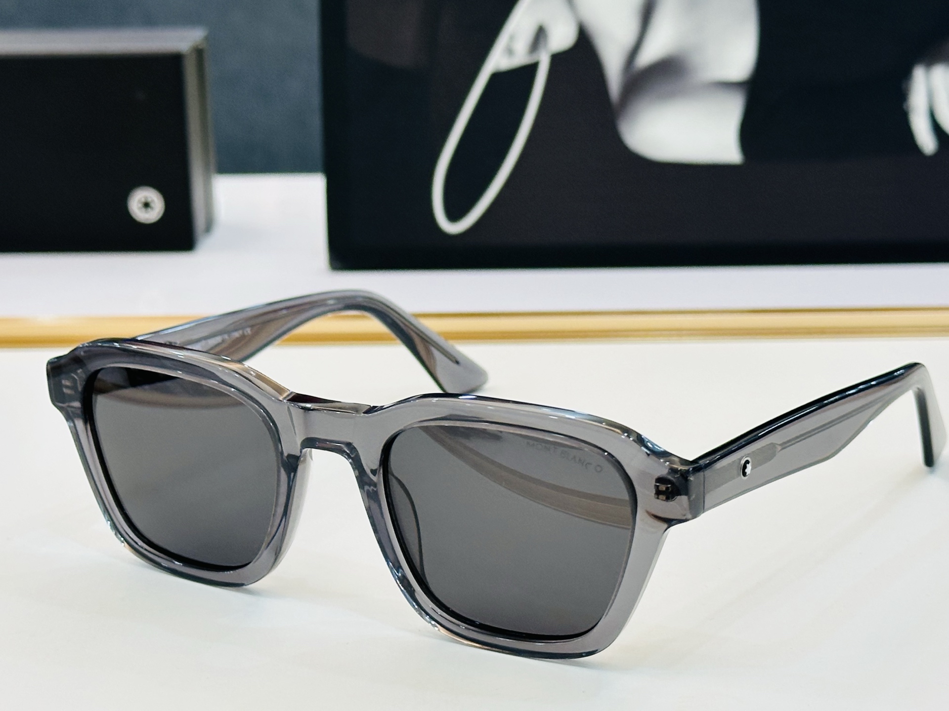 MB0384S Size：51口23-145 🌤万宝龙  非常能彰显一个人的品味品质做工稳实 L 太阳镜