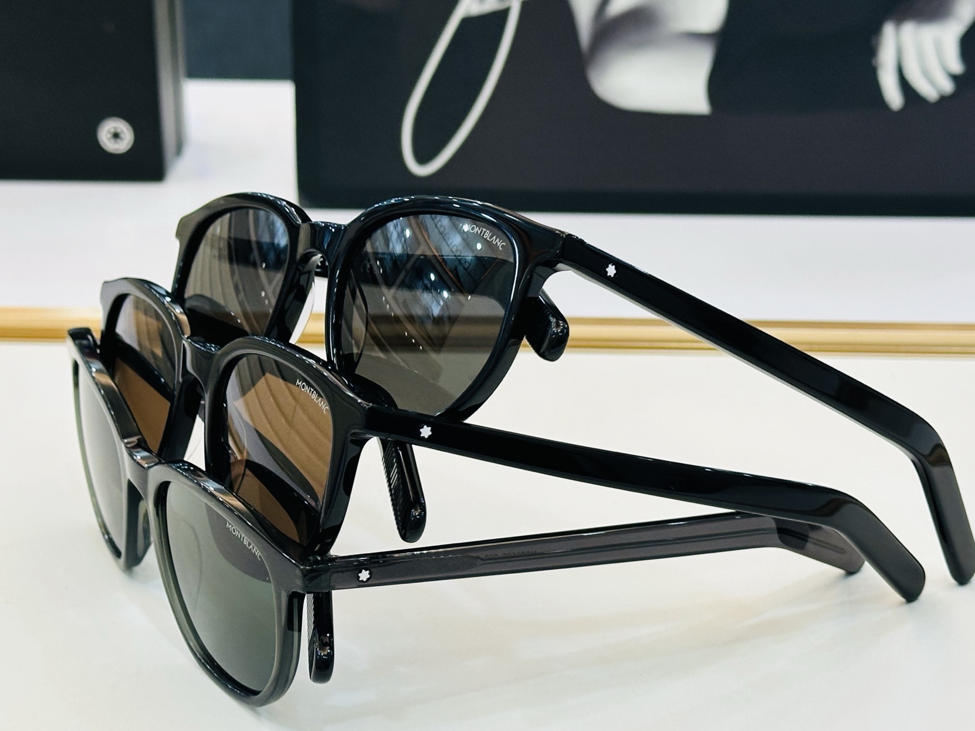 MB0352S Size：55口19-145 🌤万宝龙  非常能彰显一个人的品味品质做工稳实 L 太阳镜