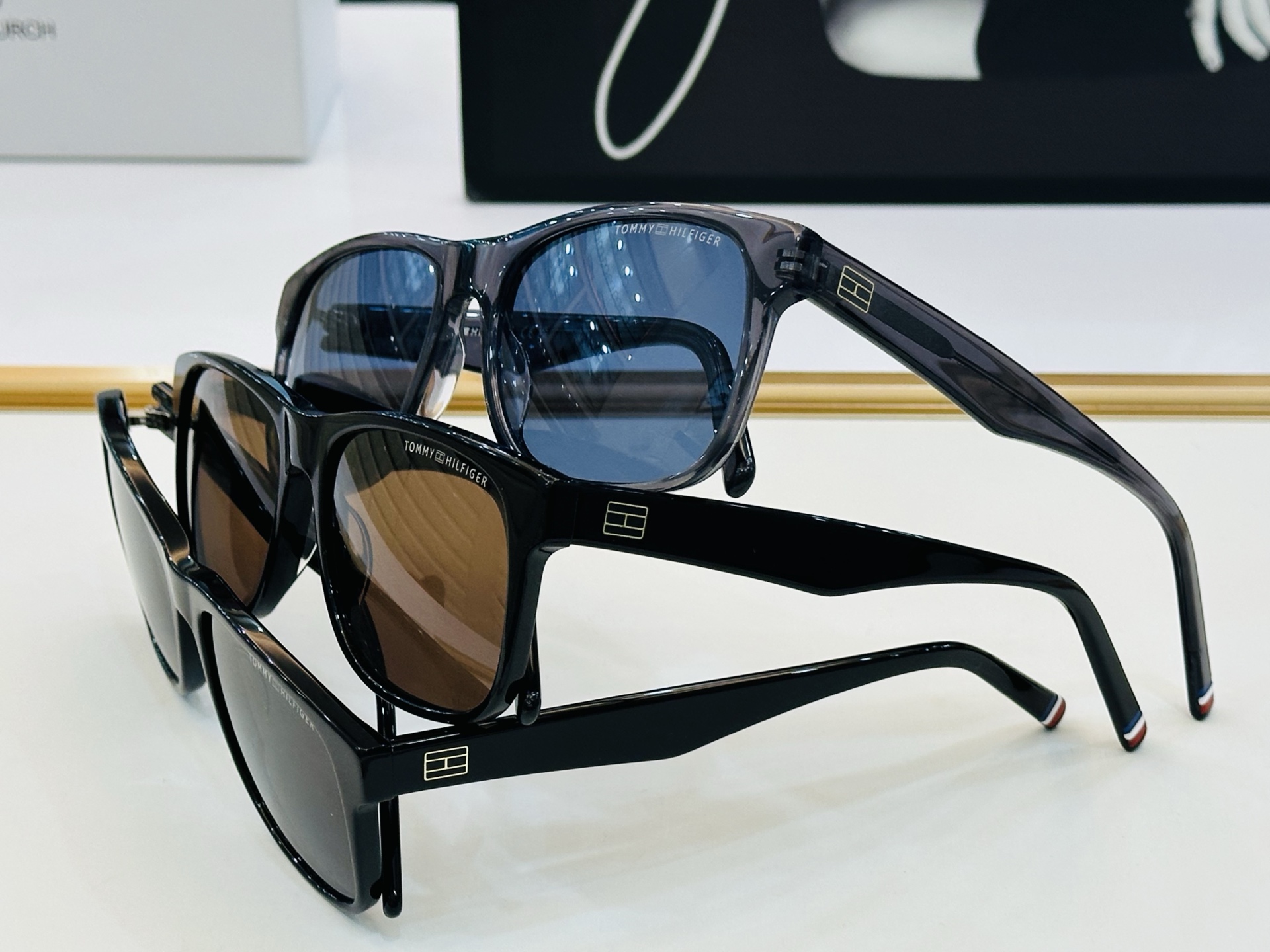 官网同步发售TOMMY HILFIGER 板材框 TH2073/S SIZE：56口17-150 L简单