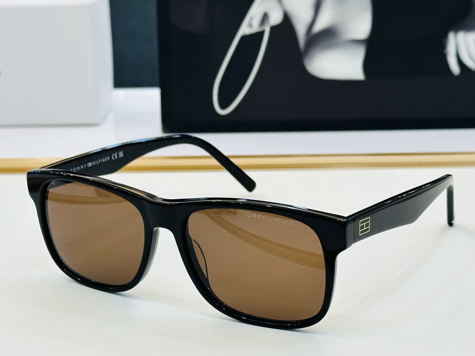官网同步发售TOMMY HILFIGER 板材框 TH2073/S SIZE：56口17-150 L简单