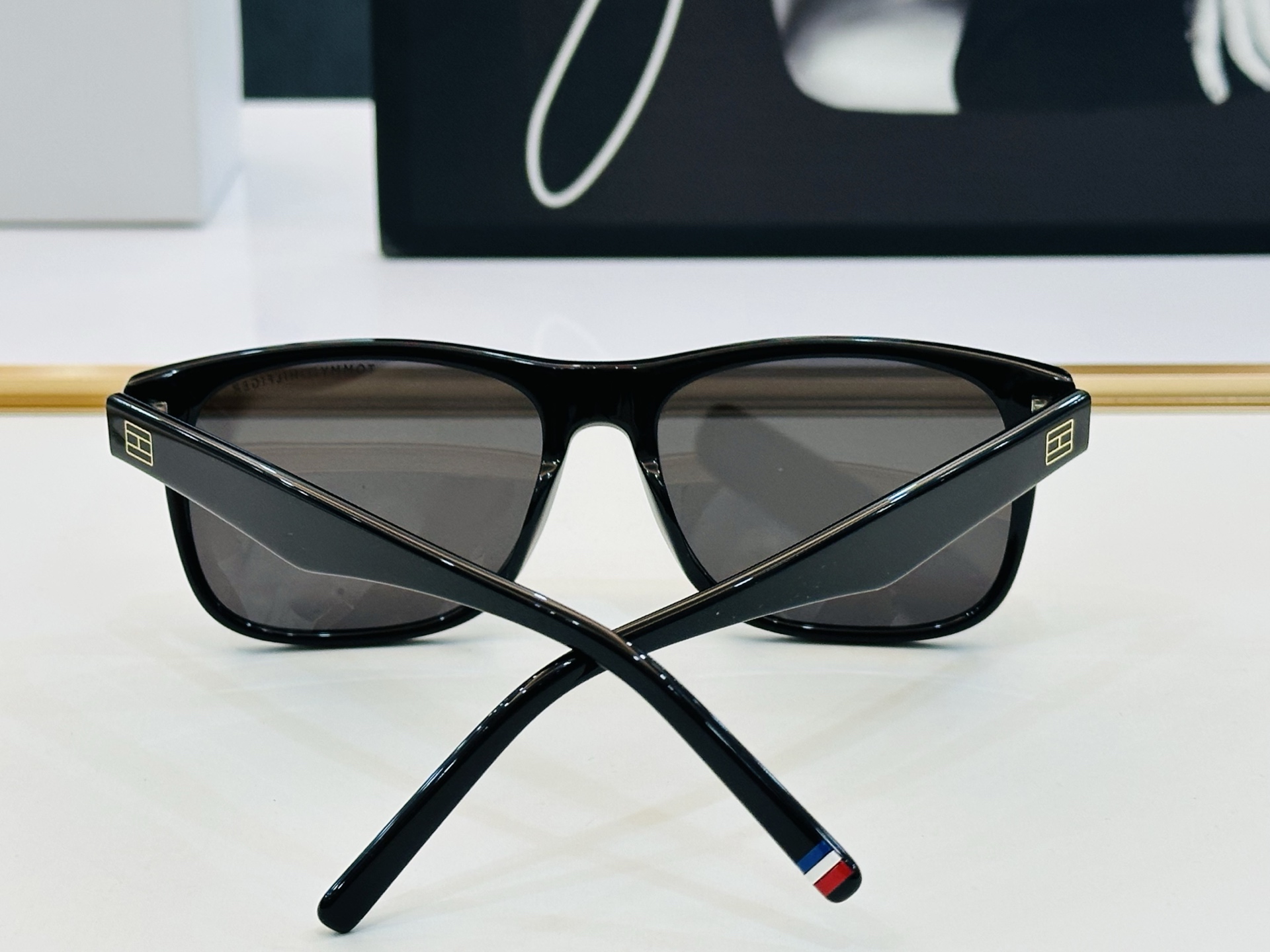 官网同步发售TOMMY HILFIGER 板材框 TH2073/S SIZE：56口17-150 L简单