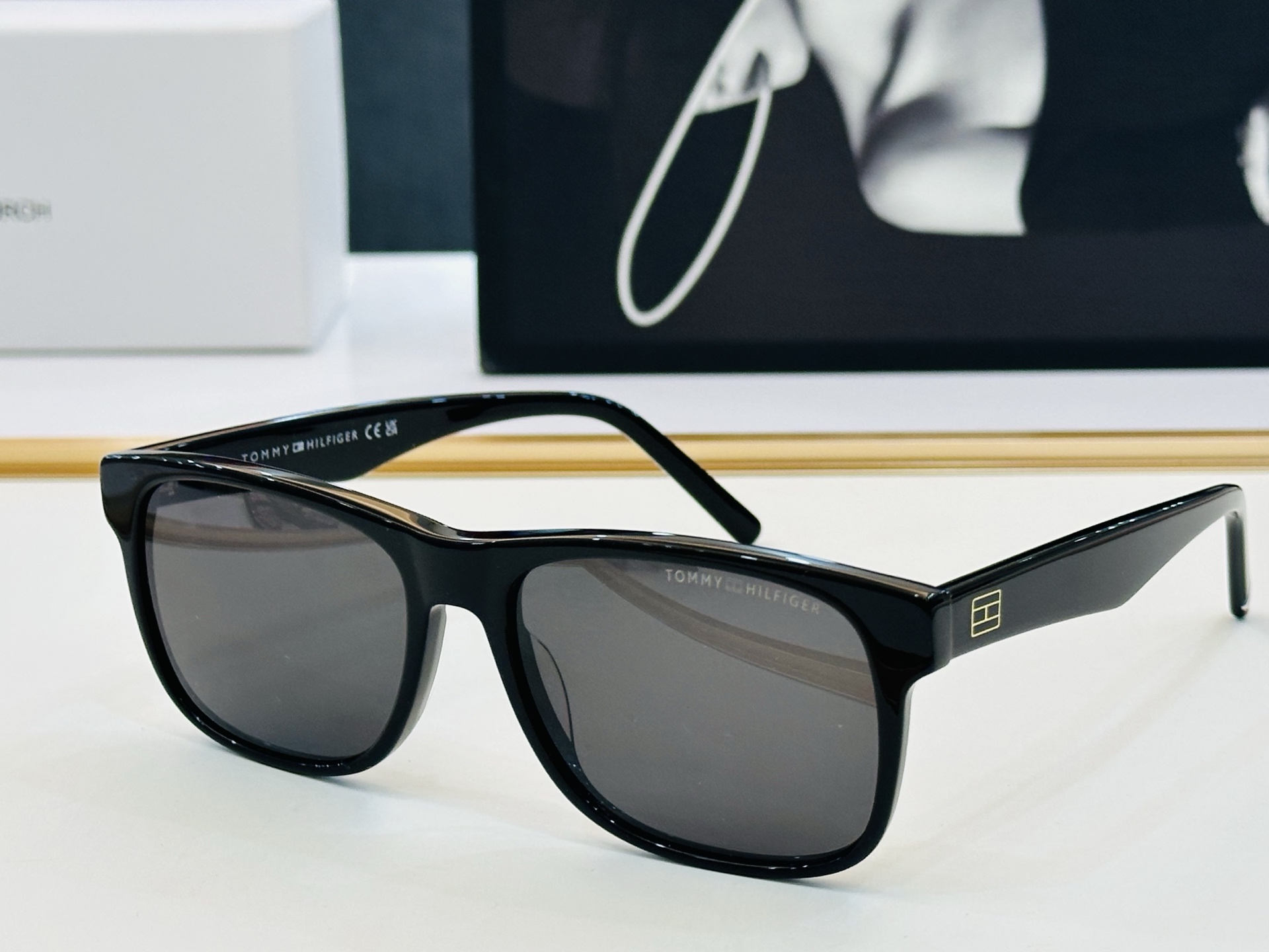 官网同步发售TOMMY HILFIGER 板材框 TH2073/S SIZE：56口17-150 L简单