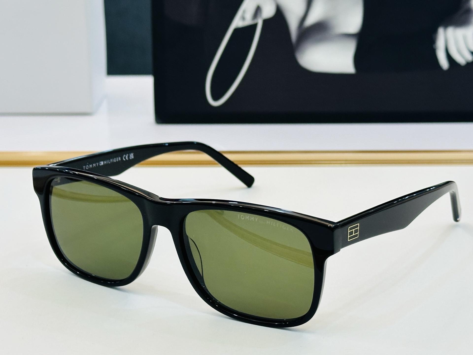 官网同步发售TOMMY HILFIGER 板材框 TH2073/S SIZE：56口17-150 L简单