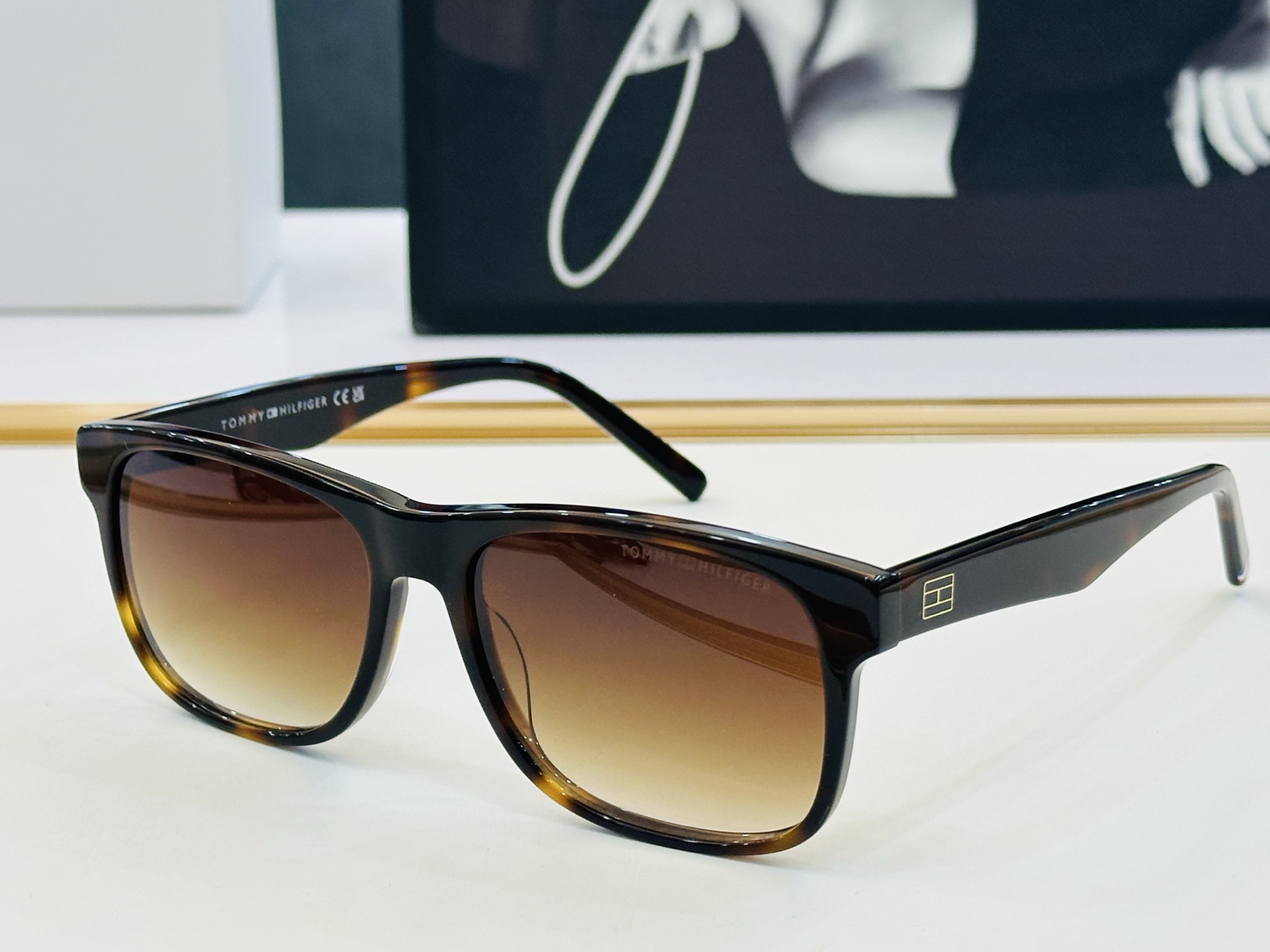 官网同步发售TOMMY HILFIGER 板材框 TH2073/S SIZE：56口17-150 L简单