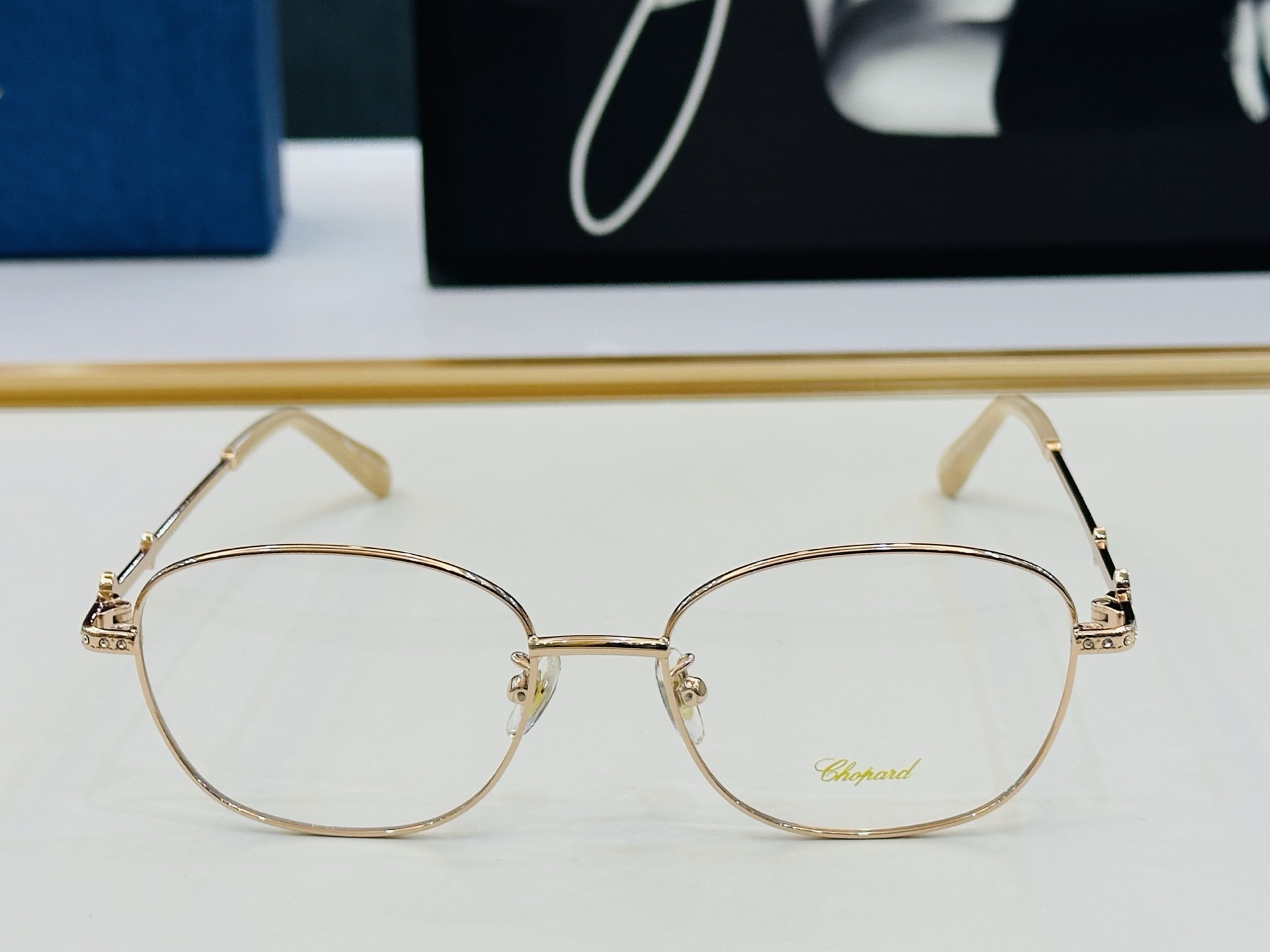 原版 ChoPard肖邦 MODEL VCHL15J Size：53口17-145  以现代时尚的设计风