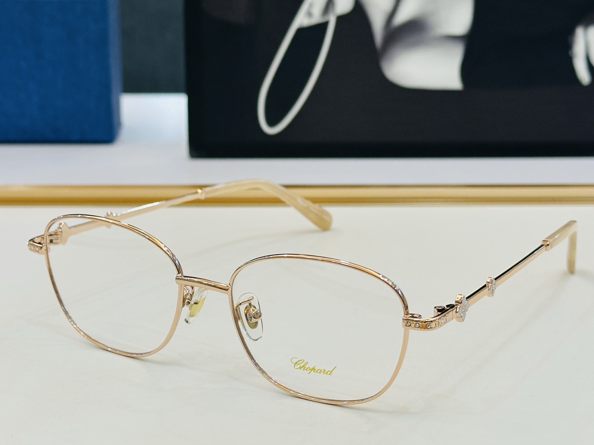 原版 ChoPard肖邦 MODEL VCHL15J Size：53口17-145  以现代时尚的设计风