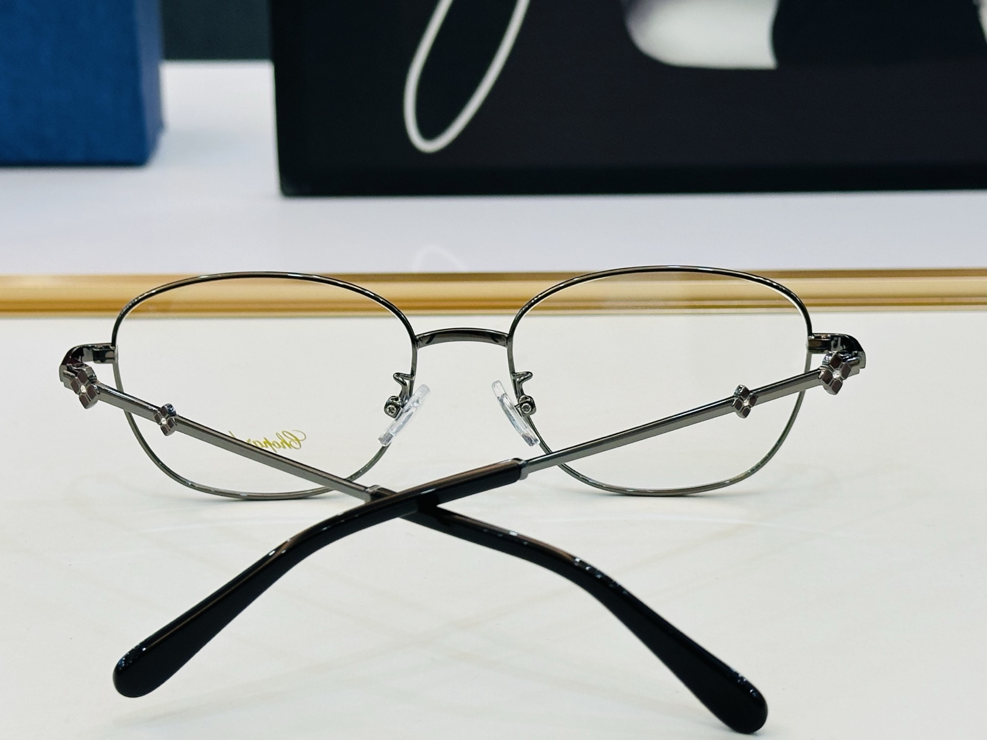 原版 ChoPard肖邦 MODEL VCHL15J Size：53口17-145  以现代时尚的设计风