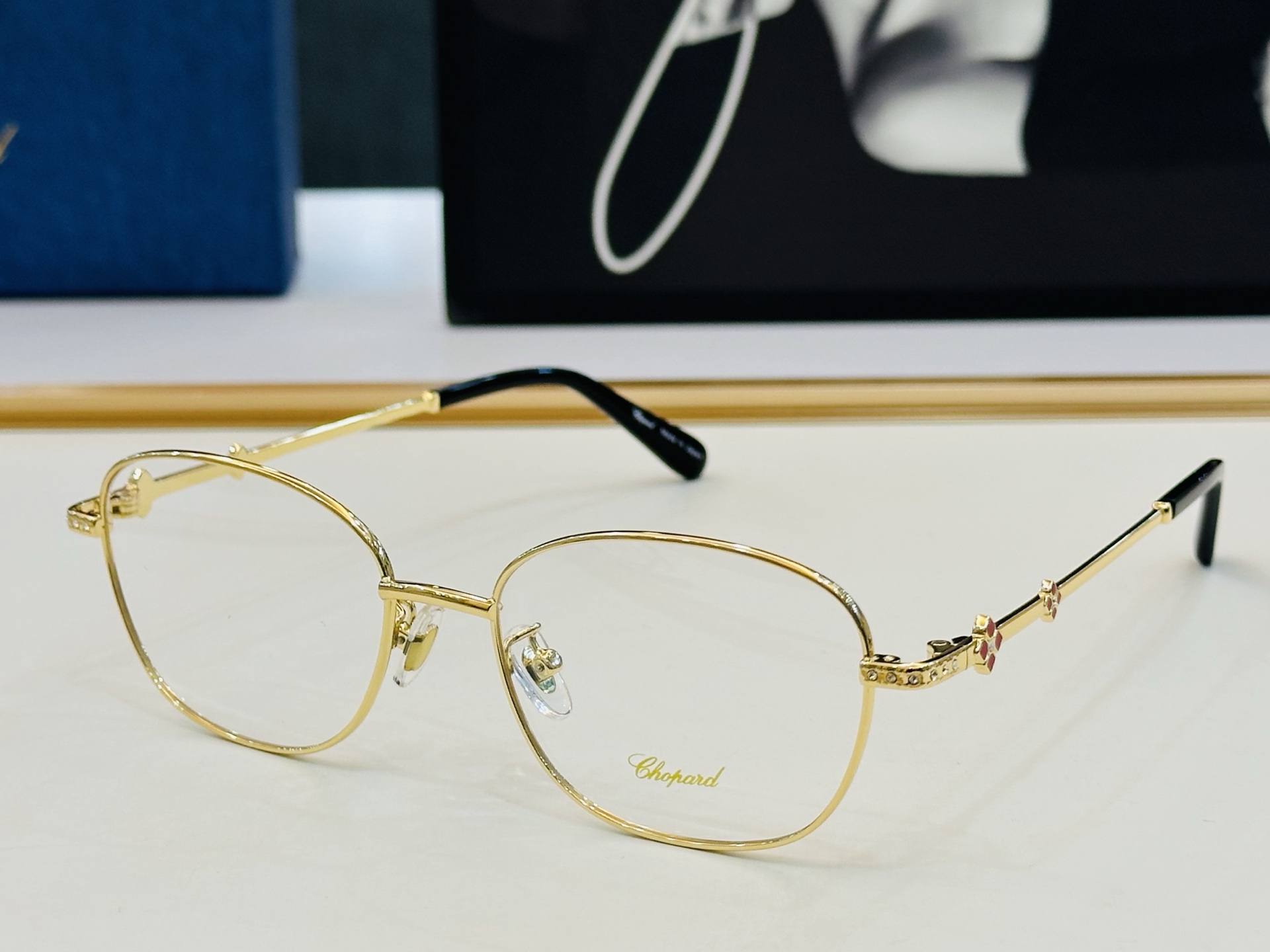 原版 ChoPard肖邦 MODEL VCHL15J Size：53口17-145  以现代时尚的设计风