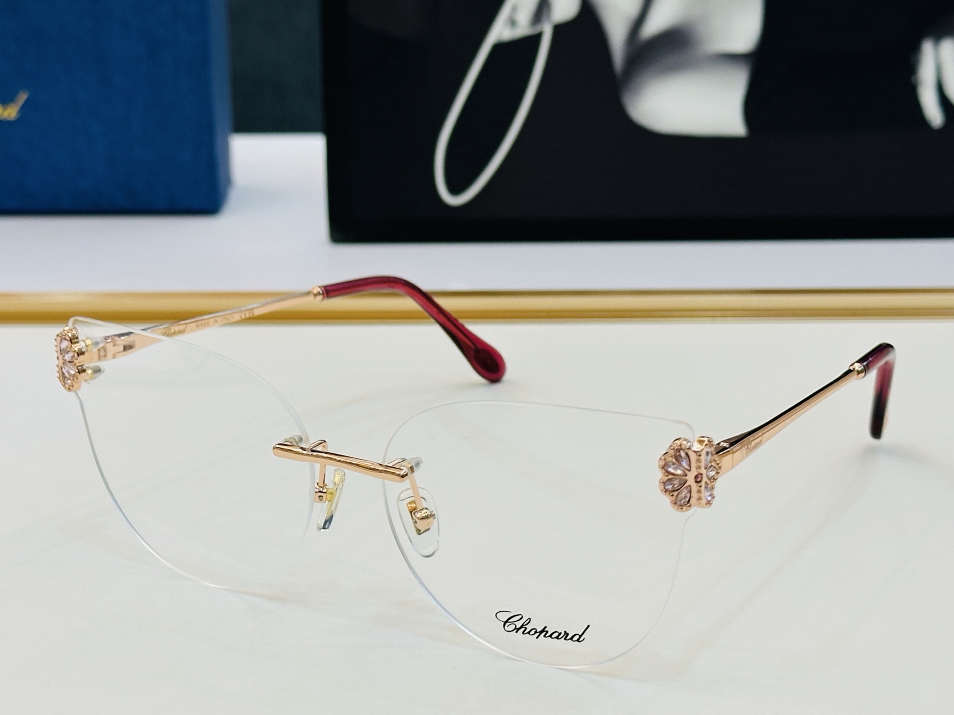 原版 ChoPard肖邦 MODEL VCHL61S  Size：62口16-142 以现代时尚的设计风