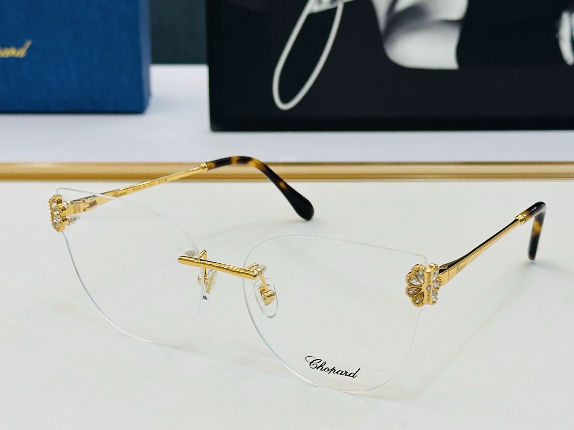 原版 ChoPard肖邦 MODEL VCHL61S  Size：62口16-142 以现代时尚的设计风