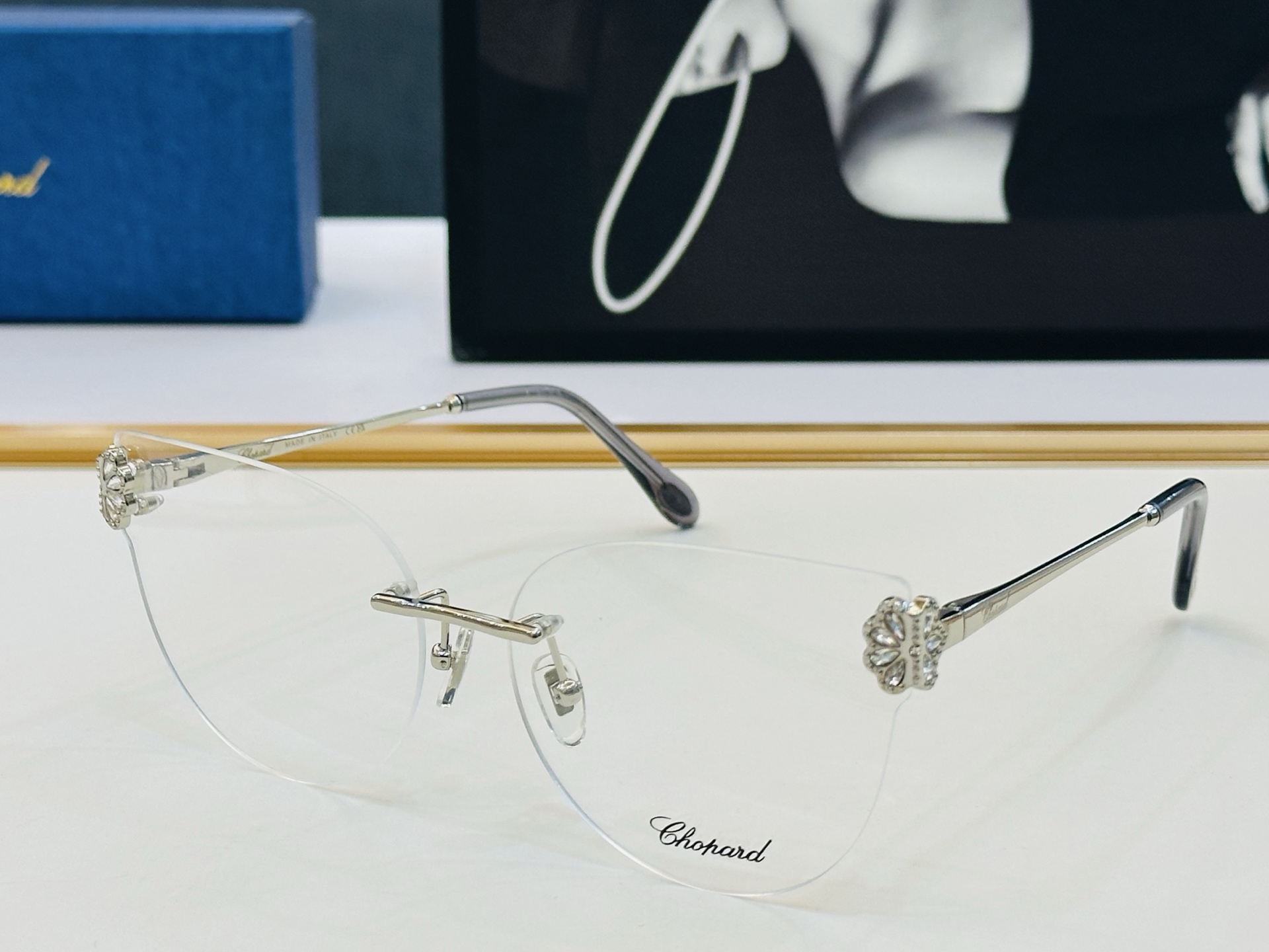 原版 ChoPard肖邦 MODEL VCHL61S  Size：62口16-142 以现代时尚的设计风