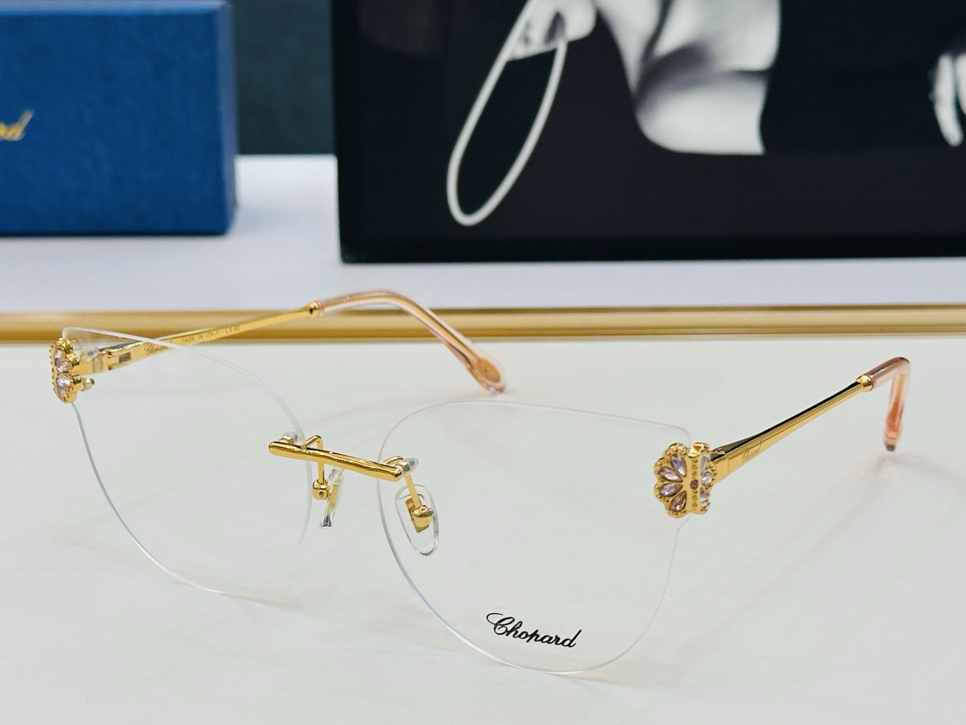 原版 ChoPard肖邦 MODEL VCHL61S  Size：62口16-142 以现代时尚的设计风