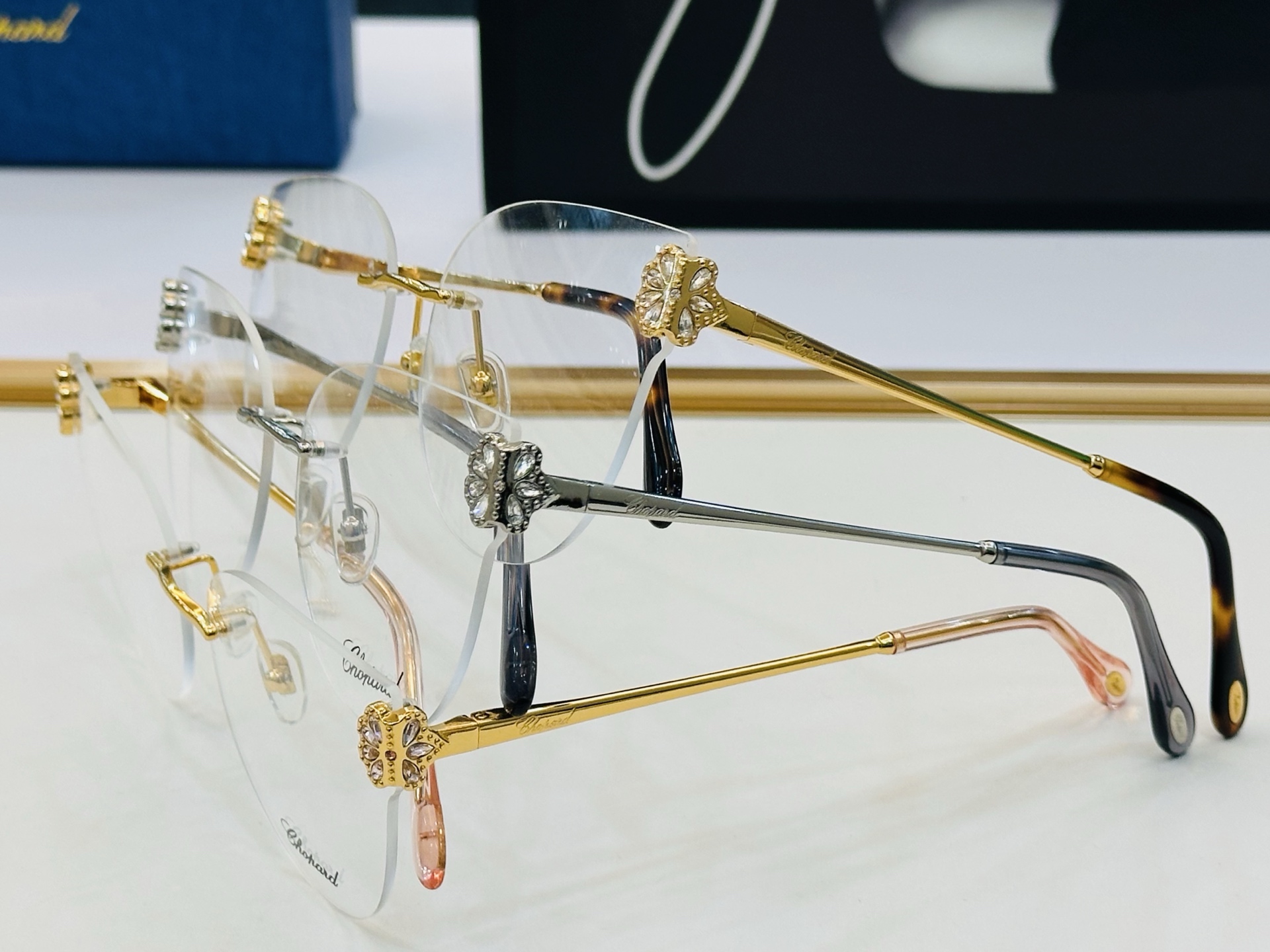 原版 ChoPard肖邦 MODEL VCHL61S  Size：62口16-142 以现代时尚的设计风