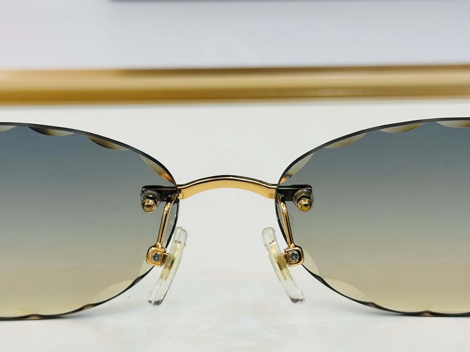 🆕 原版Cartie* 卡家 太阳镜 CT0599 Size：57口17-142 电镀工艺精湛大牌品 X