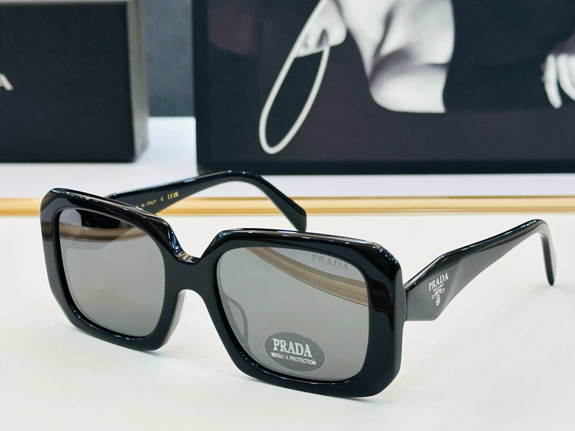 🔺PRAD*🔻普家 PR1755 Size：55口20-145   眼镜系列堪称精湛制作 彰显独特个 b