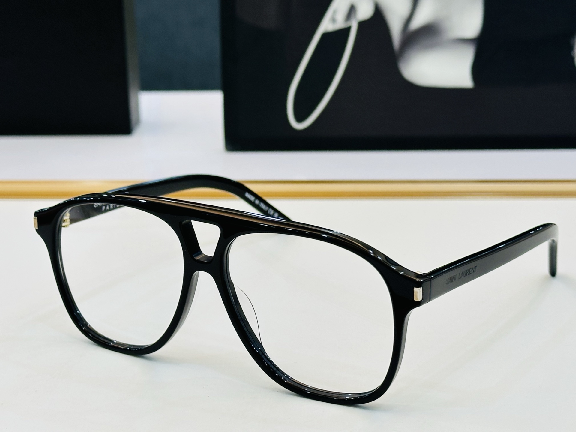 网红爆款 圣罗兰💫SL596  💫Size：58口14-145 金属款设计  1俏皮甜美质感超好 