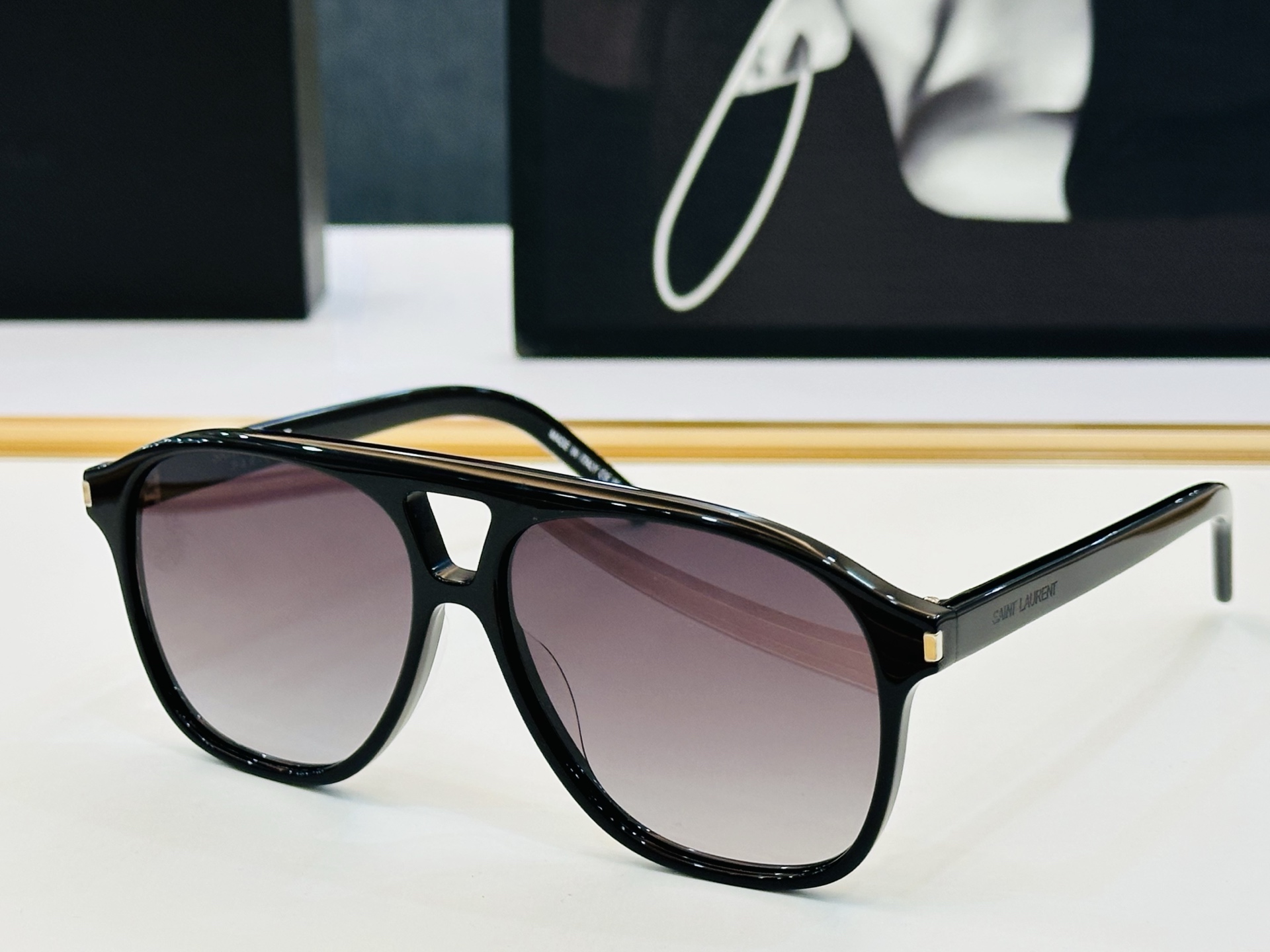 网红爆款 圣罗兰💫SL596  💫Size：58口14-145 金属款设计  1俏皮甜美质感超好 