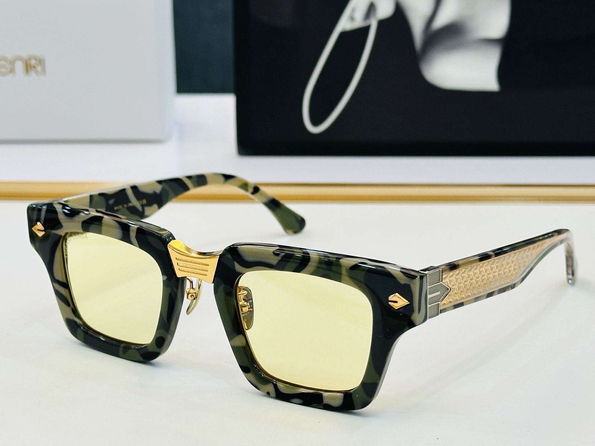 XL THENRI 
MODELOF65    
SIZE47口25-145 
