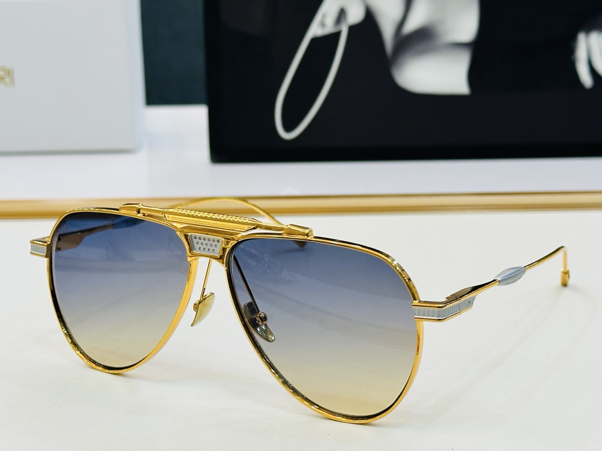 XL THENRI 
MODELLMC060     
SIZE58口12-140  
