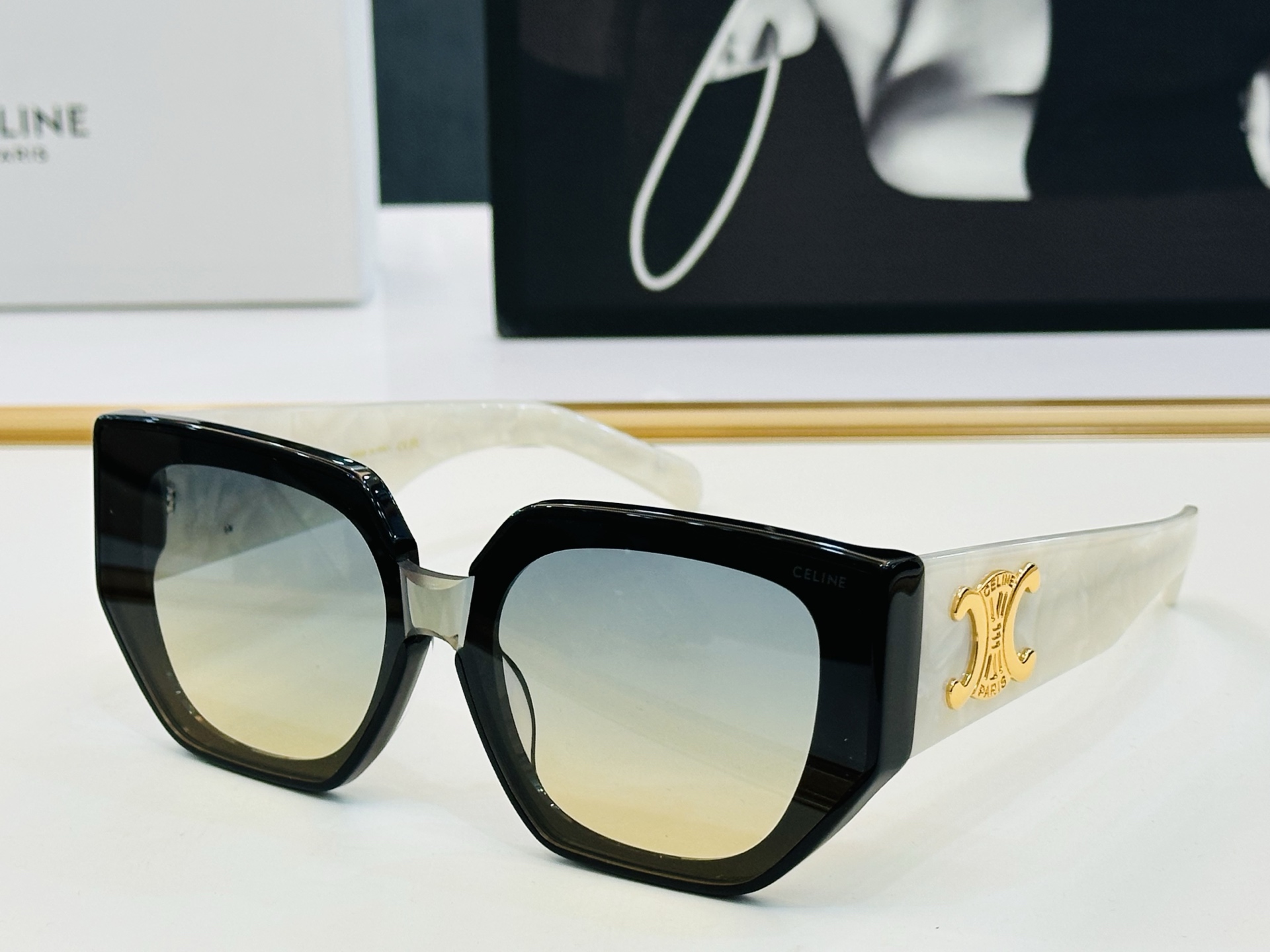 CELINE】赛琳 CL42127U Size：54口21-145   一直热销的款式，欧美风 光泽度好