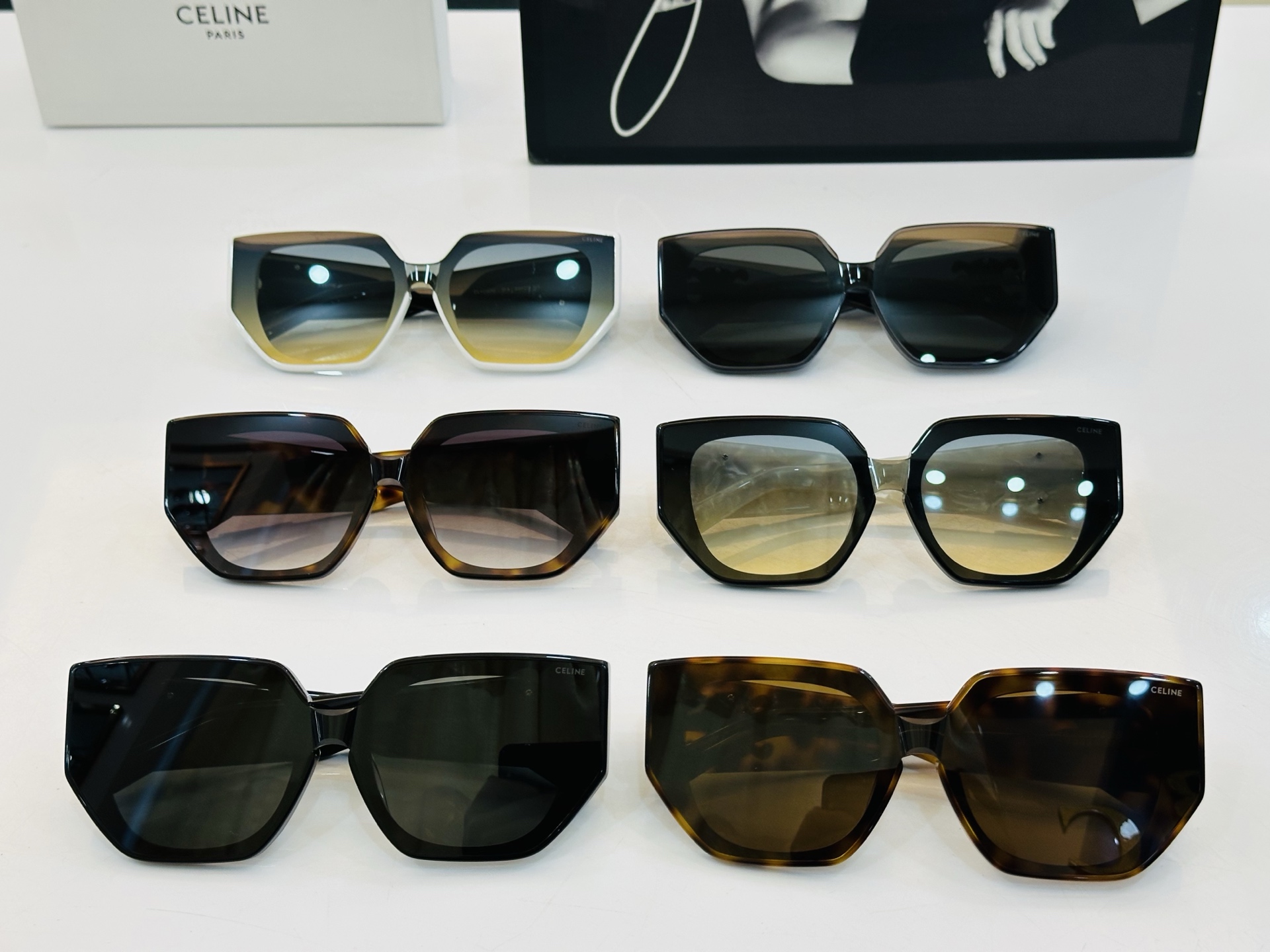 CELINE】赛琳 CL42127U Size：54口21-145   一直热销的款式，欧美风 光泽度好