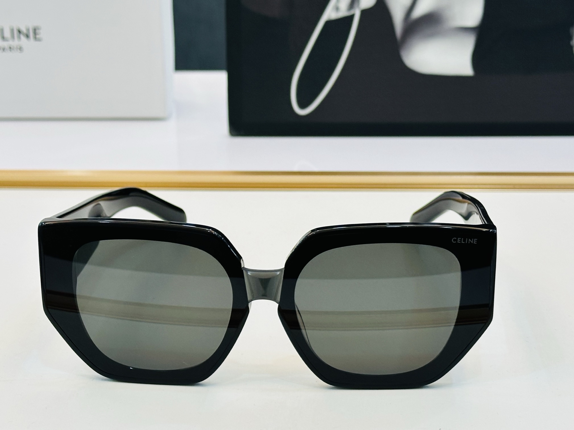 CELINE】赛琳 CL42127U Size：54口21-145   一直热销的款式，欧美风 光泽度好