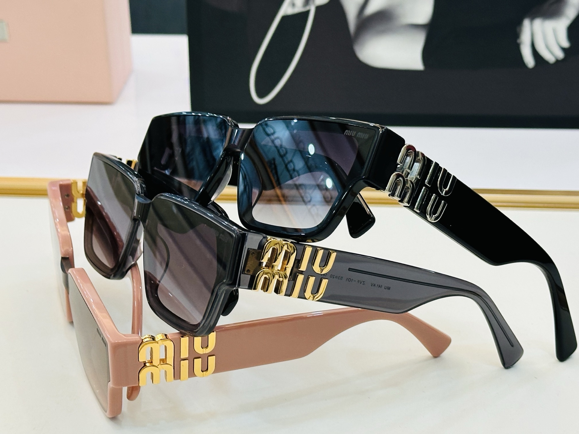 谬家 MU141AV Size：53口20-142 女士太阳眼镜 玫瑰玫瑰 高档 XL时尚墨镜潮人强强太