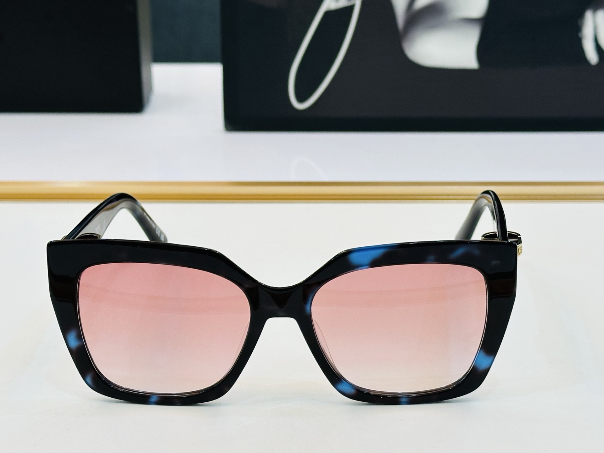 🔻🔻🔻DIO* CDICon S5I 迪家 Size：55口18-145  😎🔆。。搭配镜腿精致配饰 F